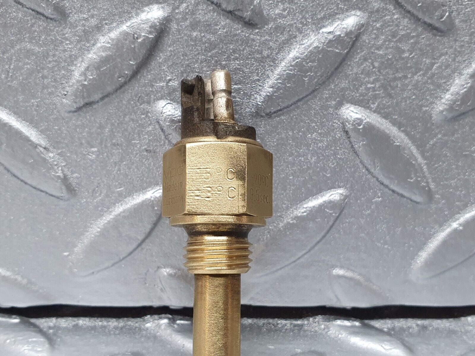 41326 Mercedes-Benz C107 450SLC Coupe Temperature Sensor VDO