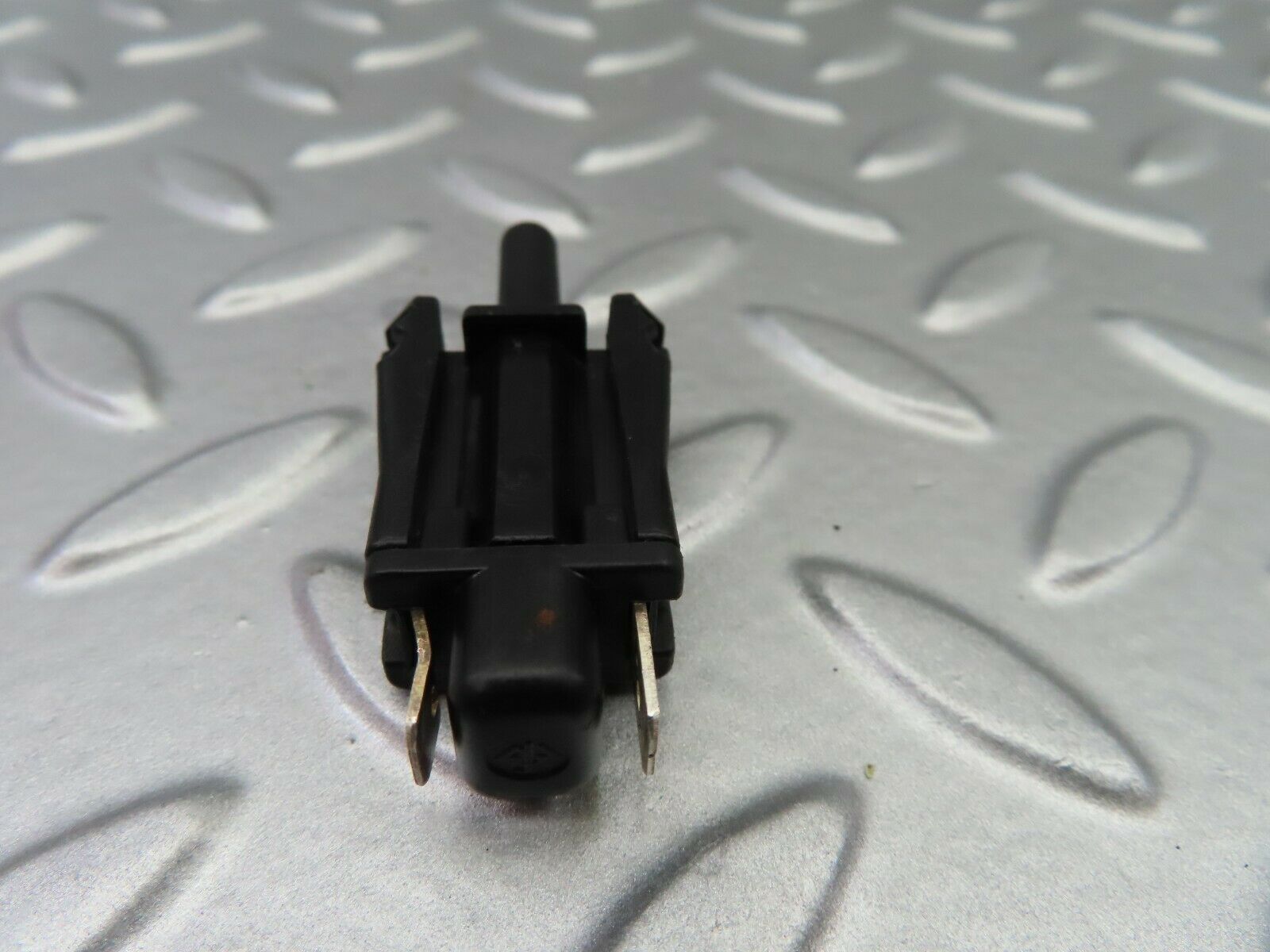 6428 Mercedes-Benz W126 380SE Door Contact Switch 0015458714