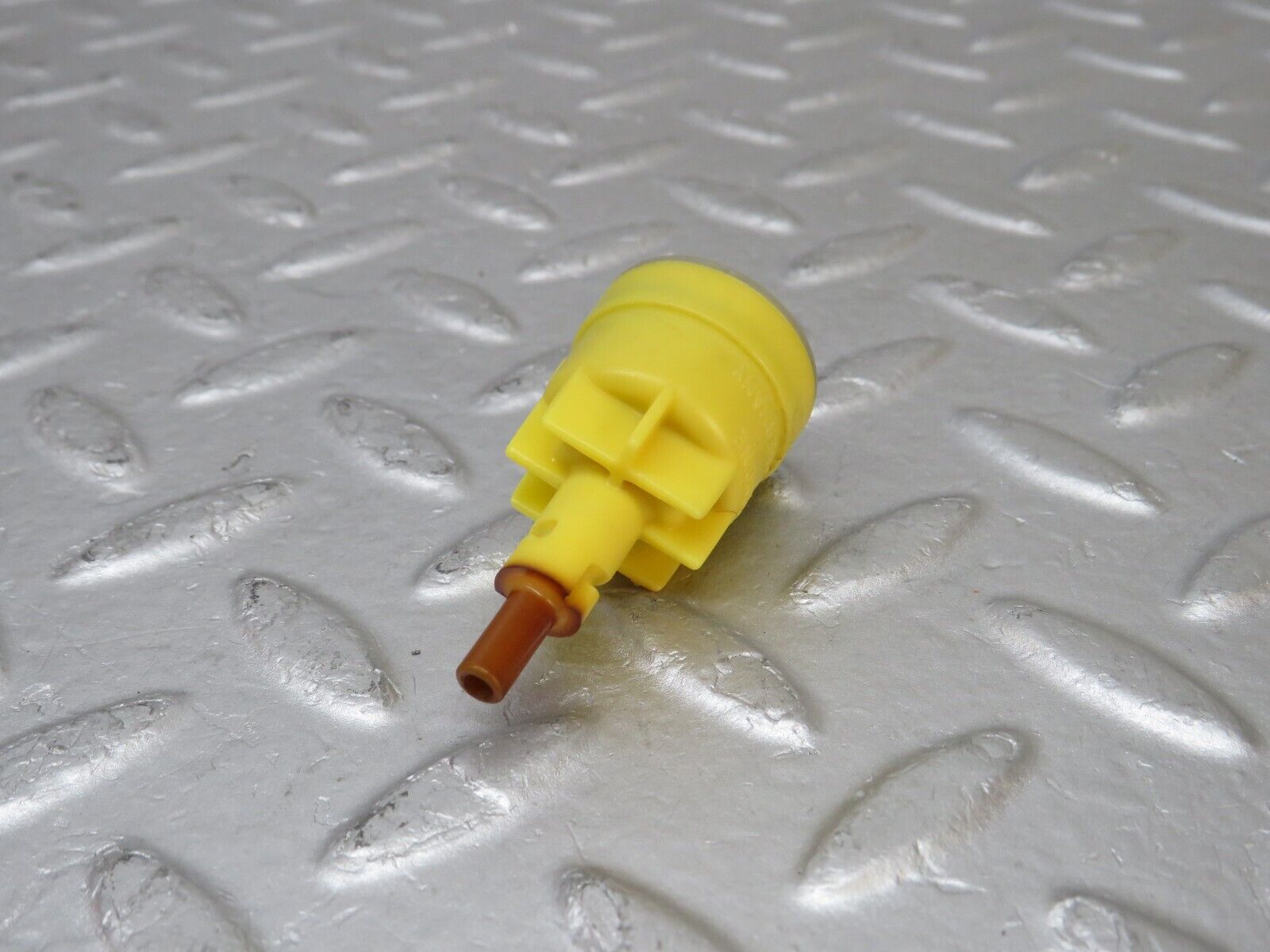 36902 Mercedes-Benz C126 420SEC Coupe Vacuum Check Valve Set 1268000078 1268000478