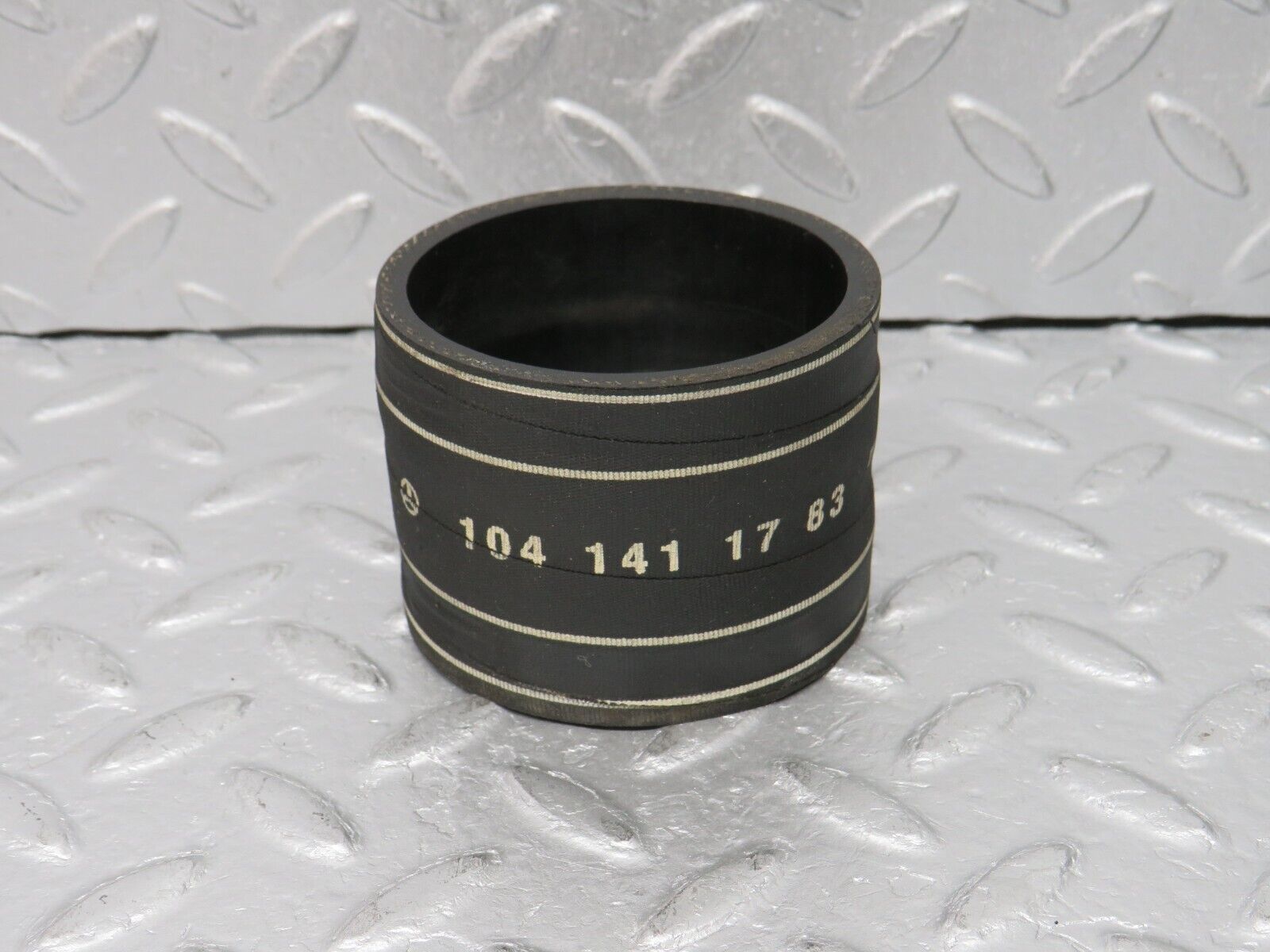 38539 Mercedes-Benz R129 280SL Coupe Air Intake Manifold Hose 1041411783