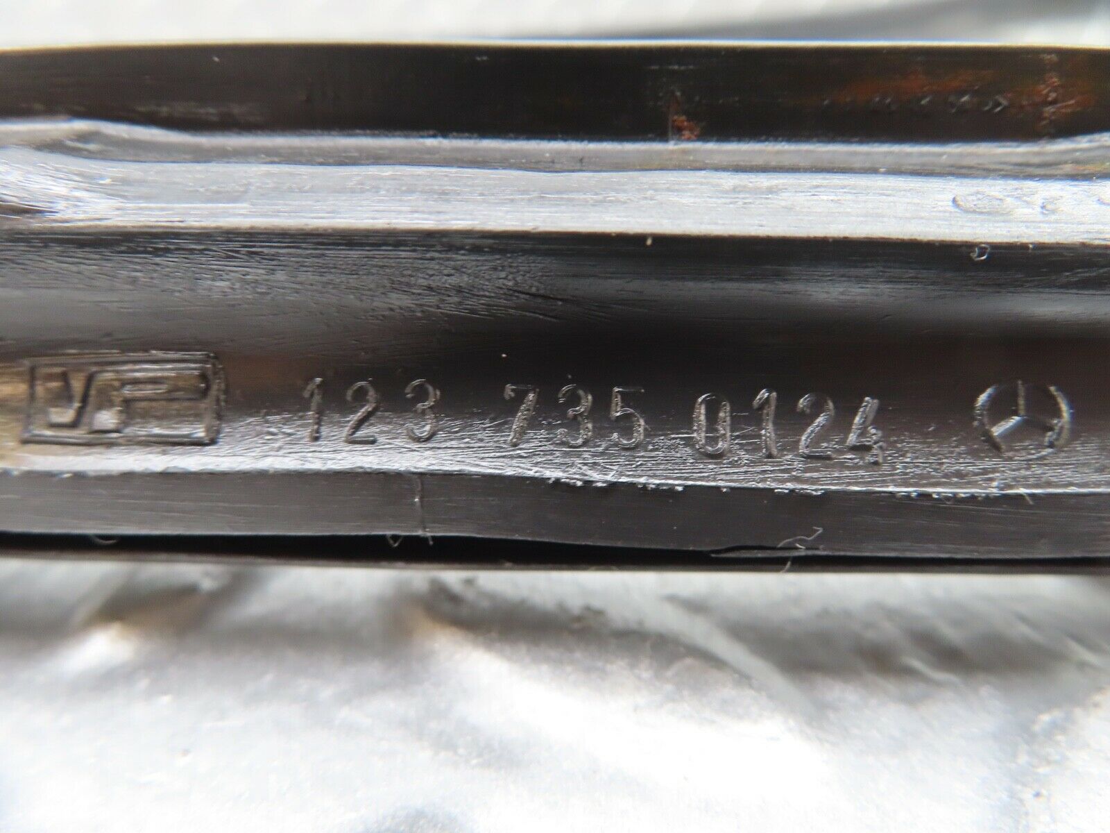 18074 Mercedes-Benz W123 200 Rear Left Quarter Window Glass 1237350124