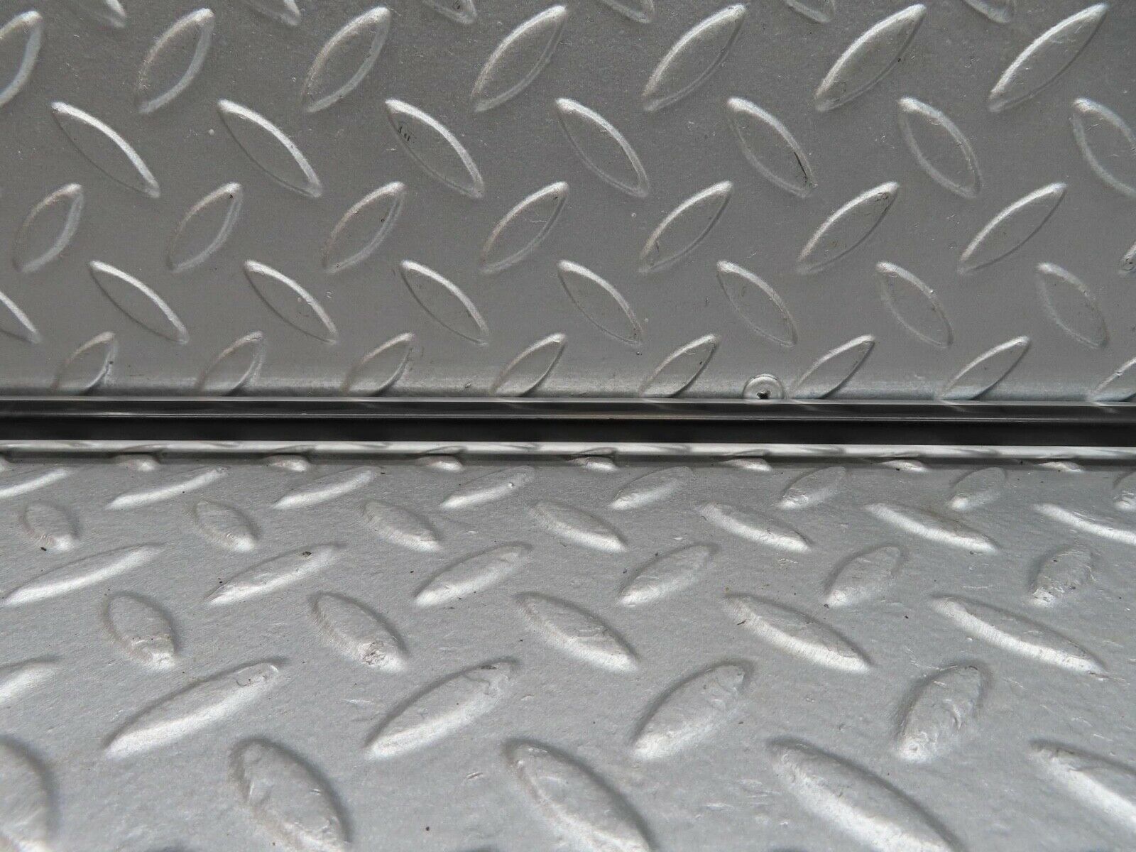 12942 Mercedes-Benz W111 220SE Front Right Door Centre Moulding Trim