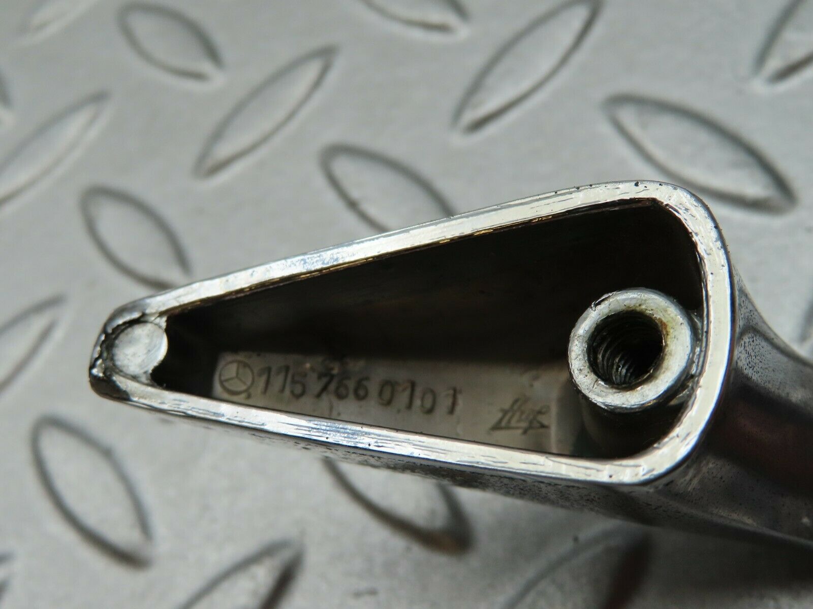 4744 Mercedes-Benz W114 280CE Coupe Exterior Door Handle Left Side 1157660101