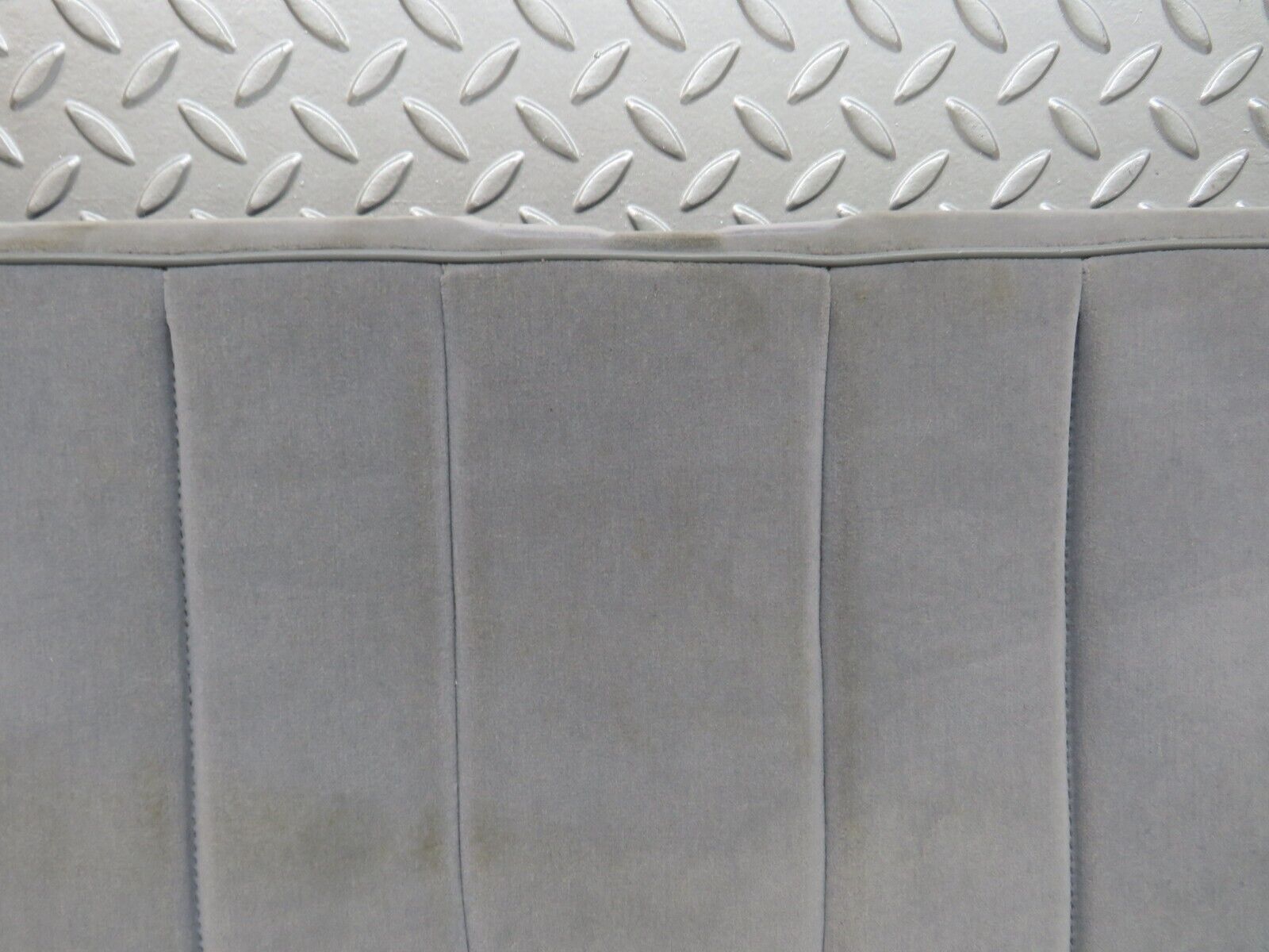 32349 Mercedes-Benz S124 300TE Third Row Seat Bench Grey