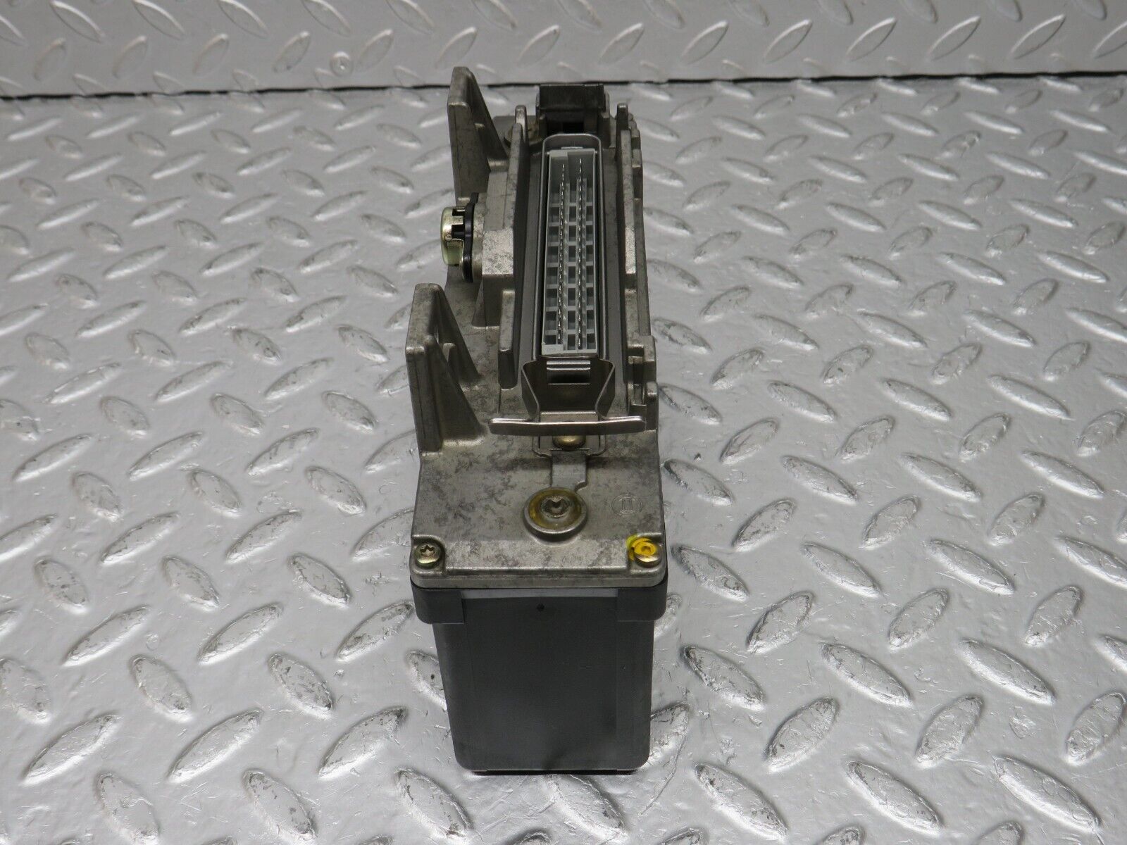 33277 Mercedes-Benz W202 C180 ABS Control Unit Bosch 0125457432 0265101040