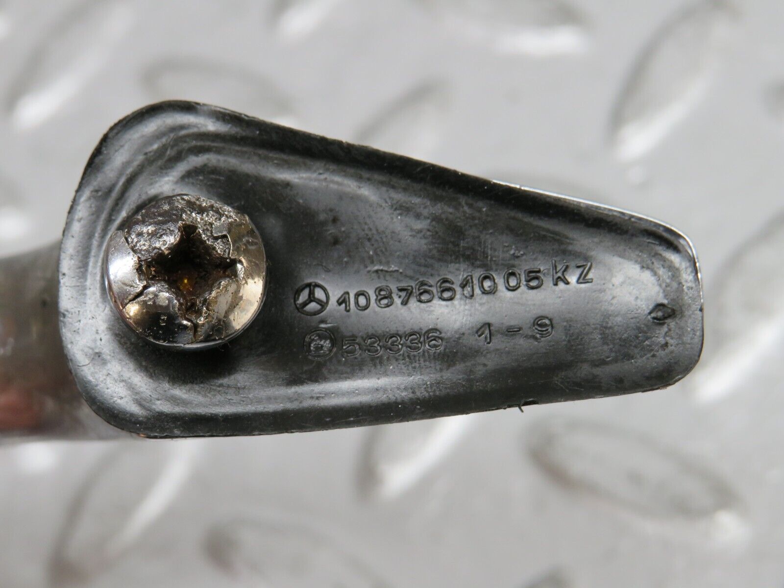 0795 Mercedes-Benz W108 280SE Front Right Door Handle No Key 1087661401