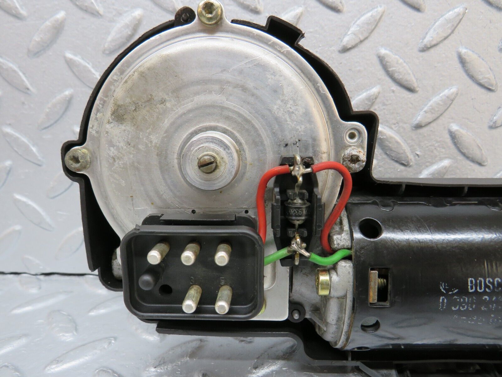 38078 Mercedes-Benz A124 320E Cabriolet Wiper Motor 0390241425