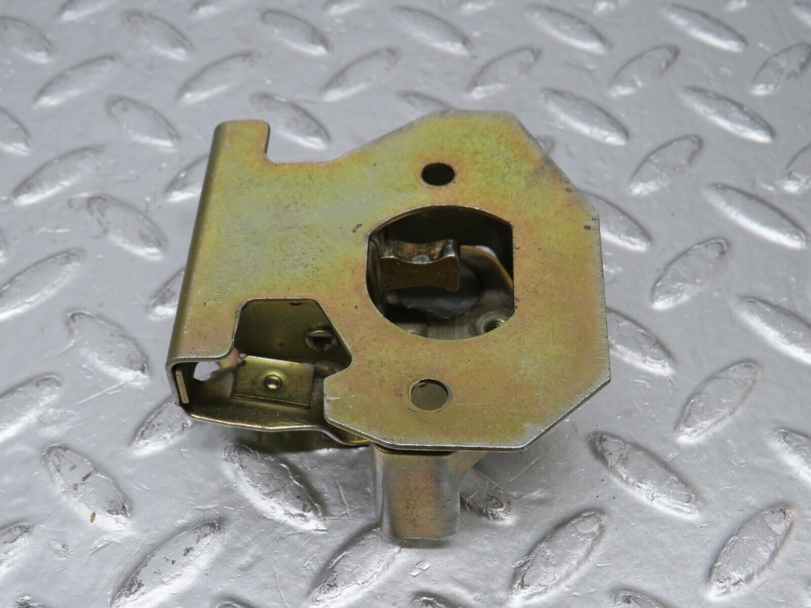 34322 Mercedes-Benz C126 380SEC Coupe Boot Lid Trunk Lock