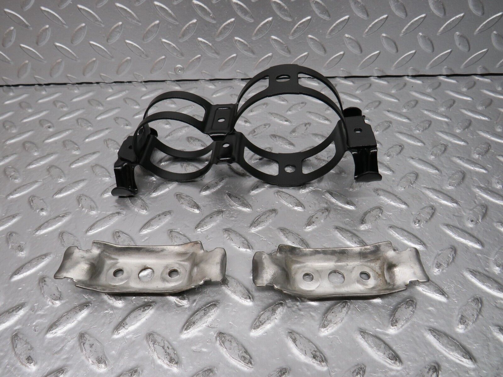 31485 Mercedes-Benz S124 220TE Wagon Fuel Pump Fuel Filter Bracket Holder