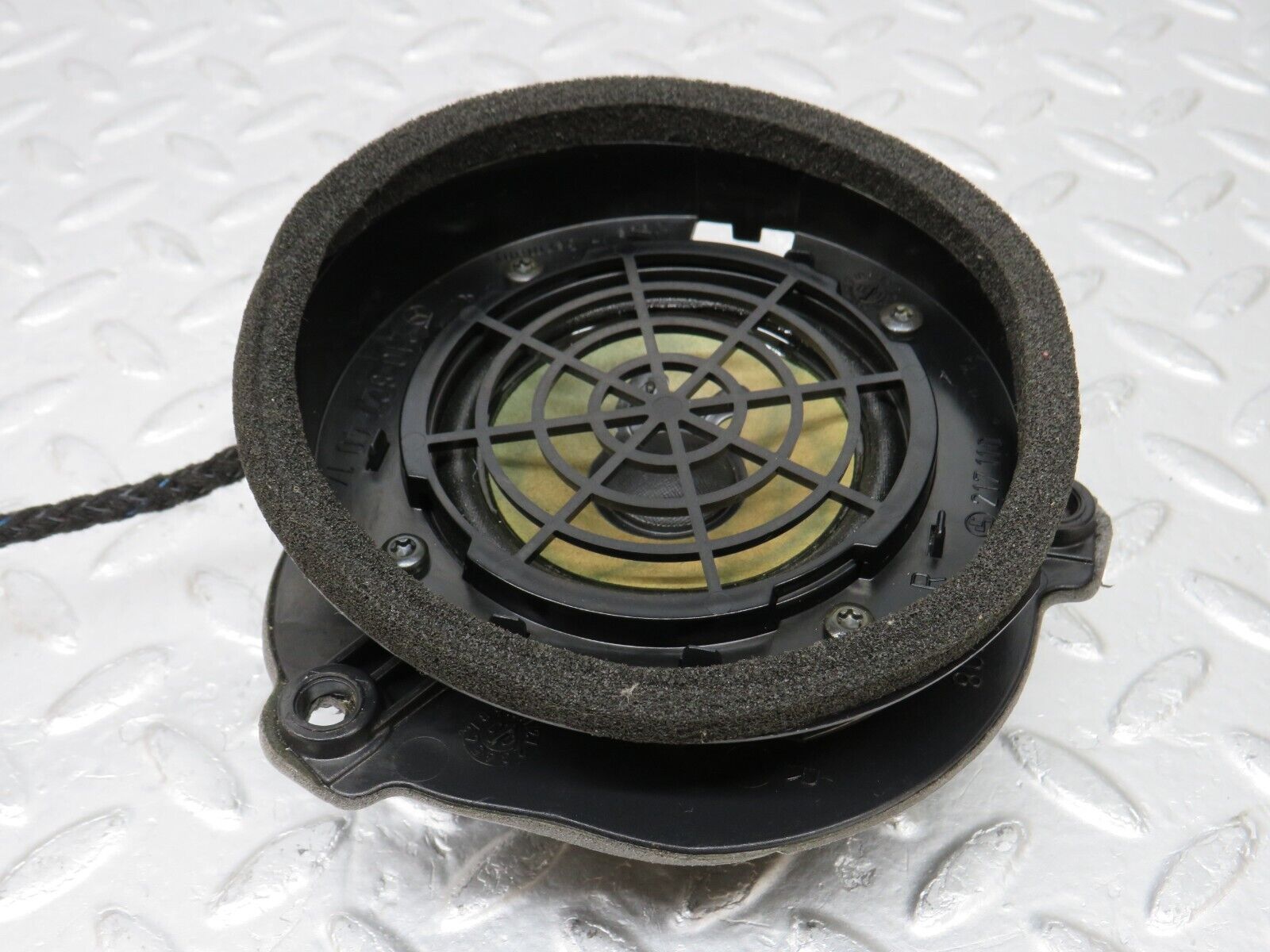 34722 Mercedes-Benz W210 320E Rear Right Door Speaker 2108274014 2108273614