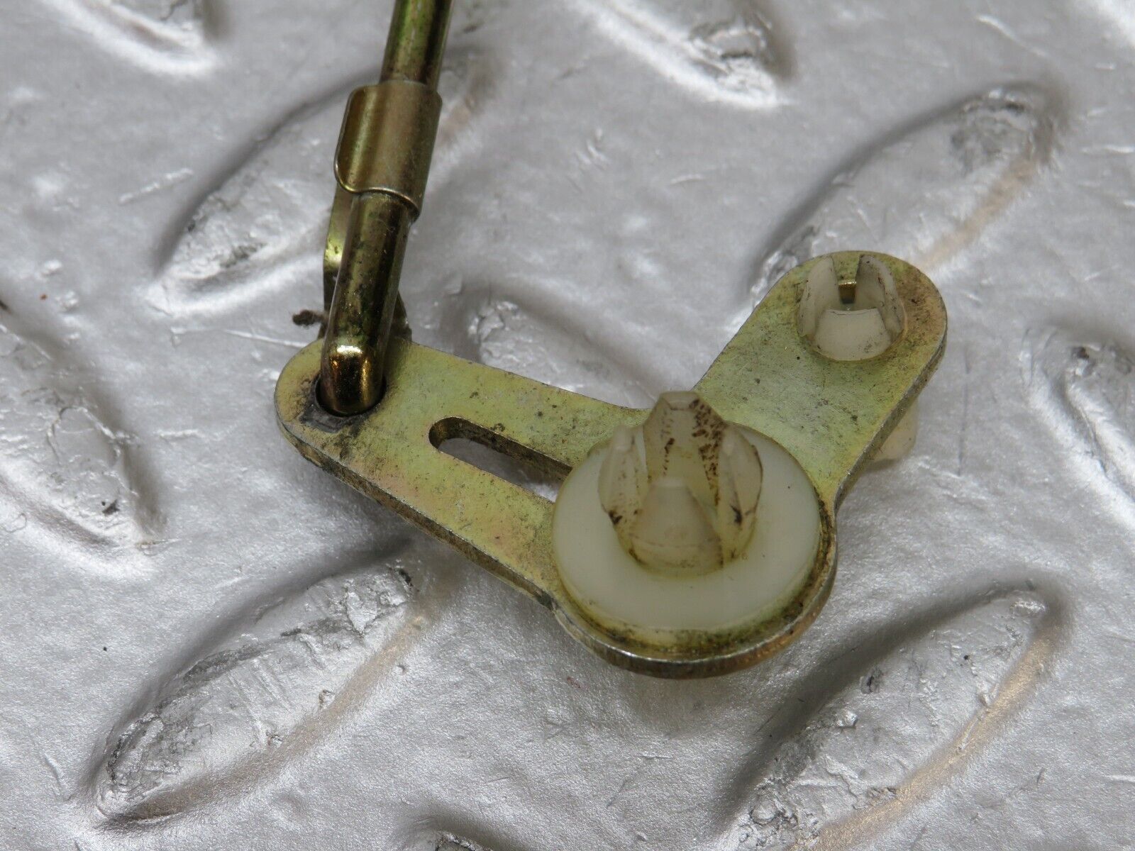 33900 Mercedes-Benz W124 260E Rear Door Lock Knob Pair