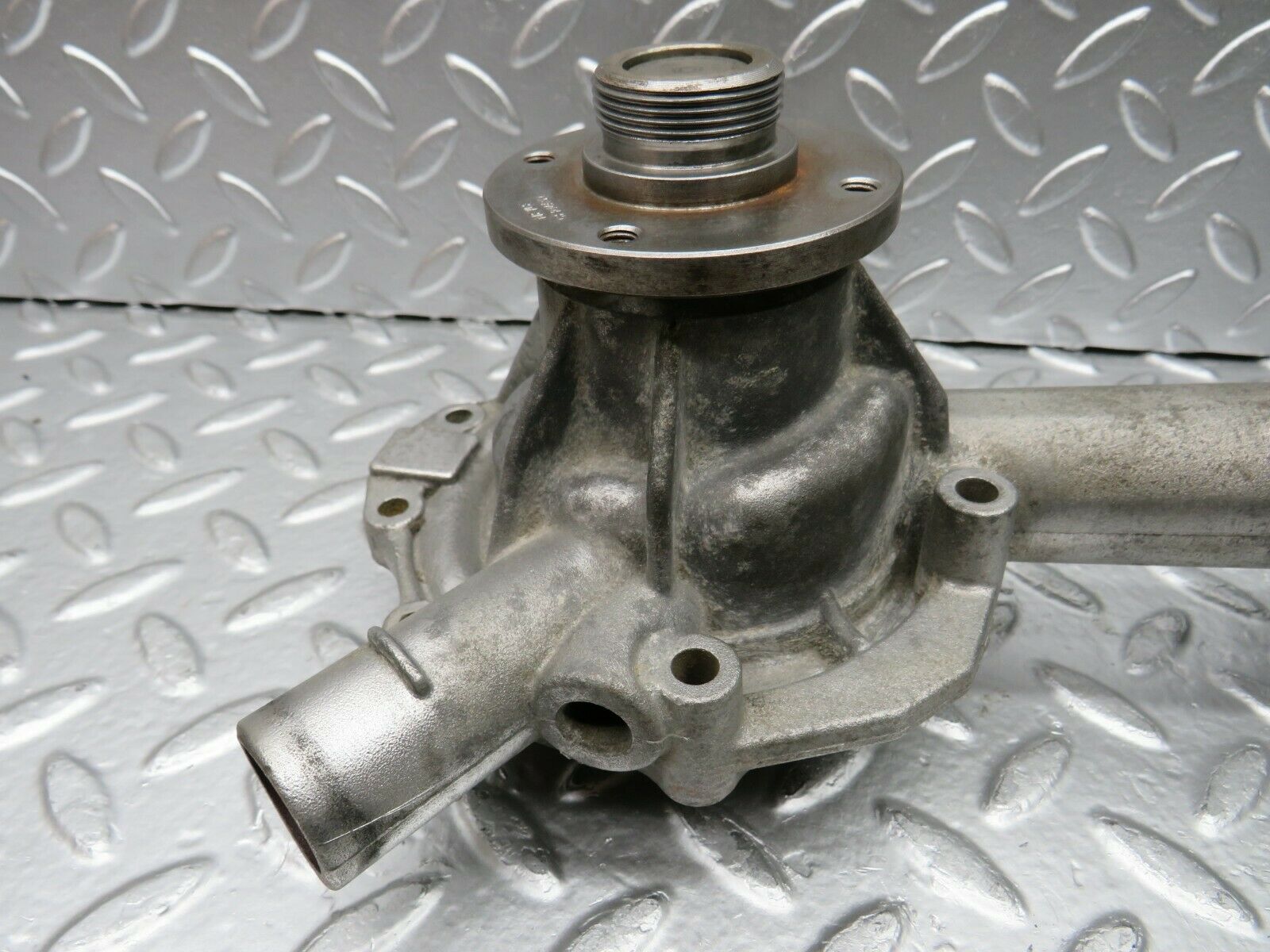 22444 Mercedes-Benz C124 E220 Coupe Water Pump