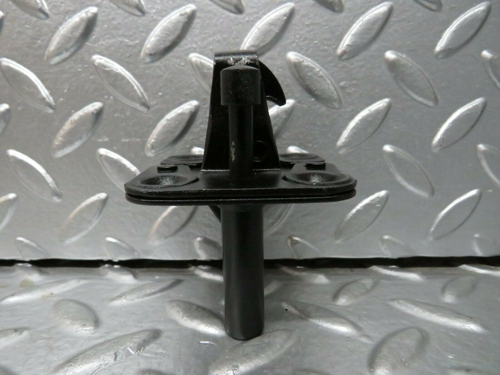 23838 Mercedes-Benz C107 450SLC Coupe Bonnet Lock Catch