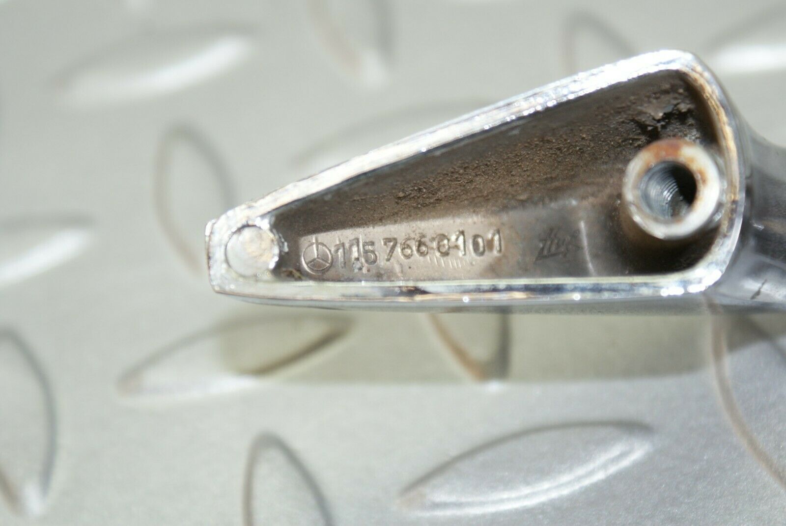 3103 Mercedes-Benz W115 220D Door Handle Front Left Driver Side 1157660101