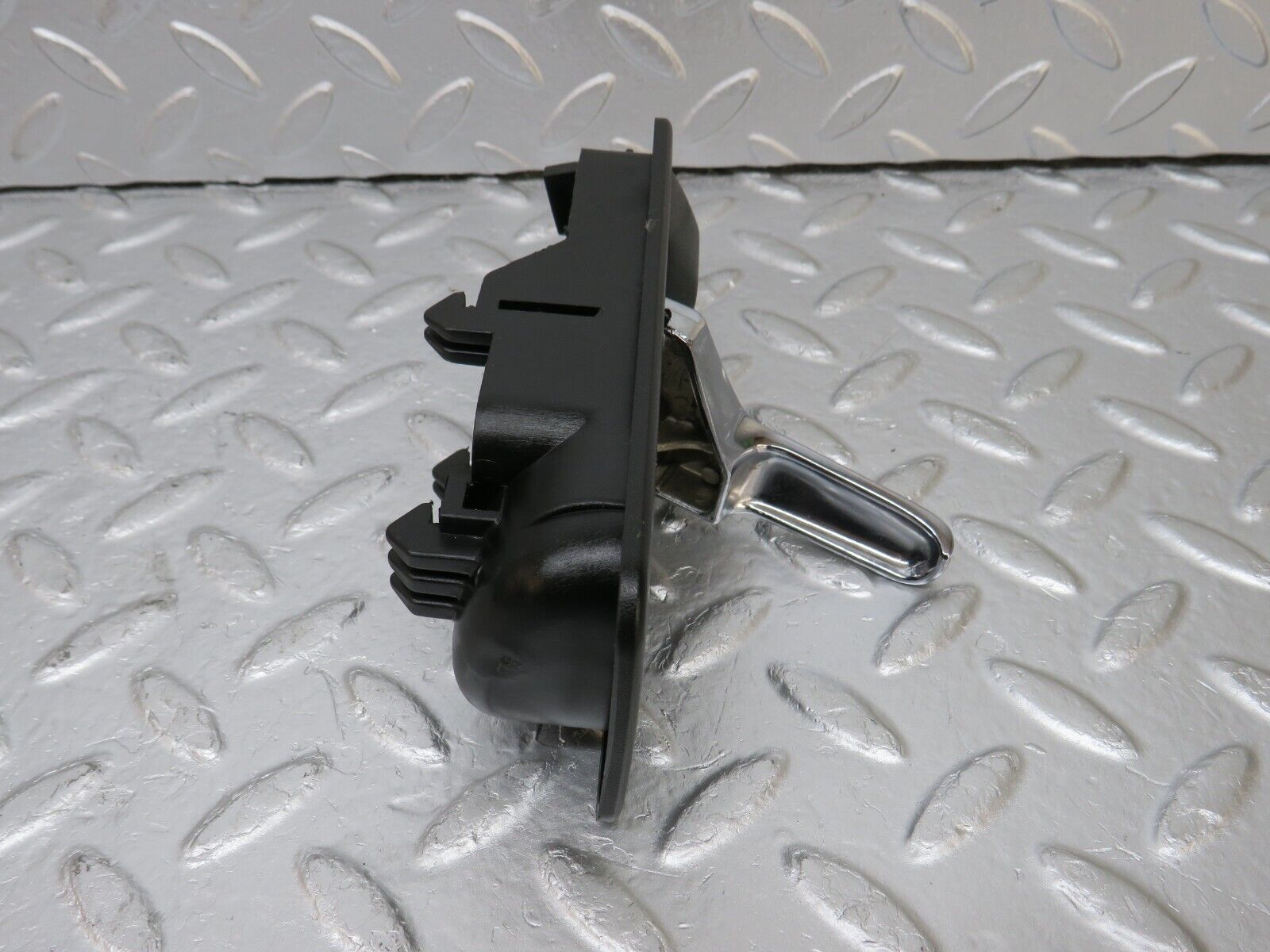 33642 Mercedes-Benz W201 190E 2.0L Right Interior Door Handle 2017660264