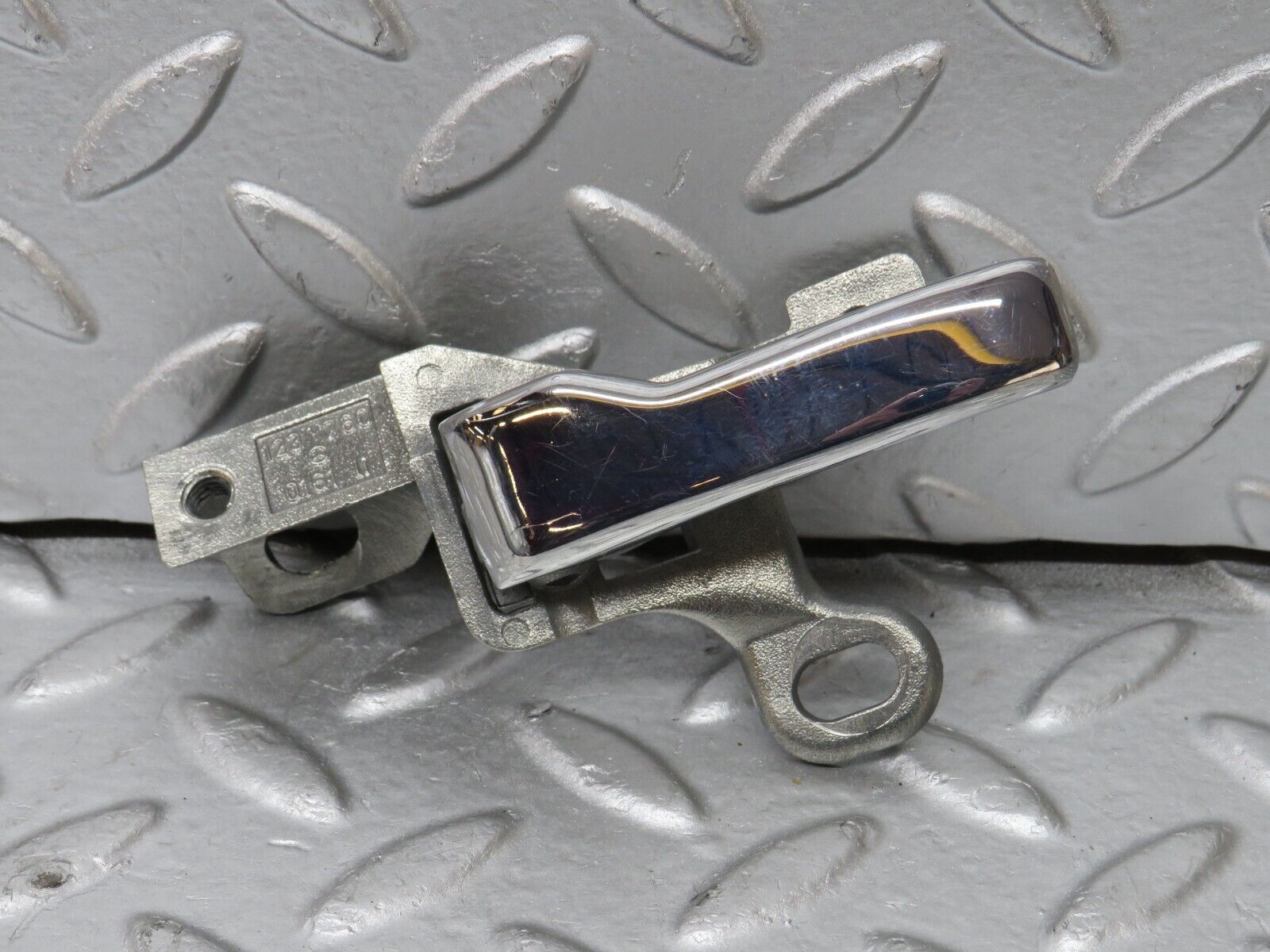 32202 Mercedes-Benz W123 230E Left Door Opener Door Handle 1237600161