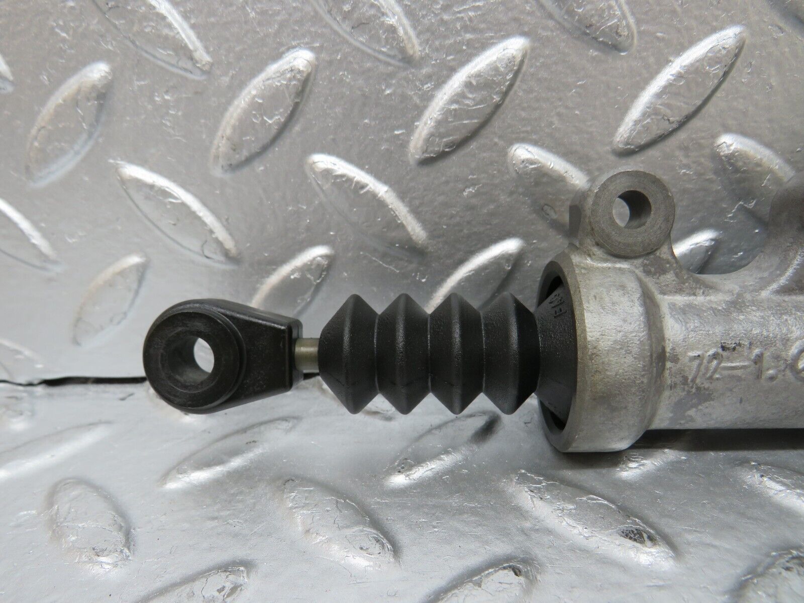 30616 Mercedes-Benz W201 190E 2.0L Clutch Master Cylinder Fag 0012953106