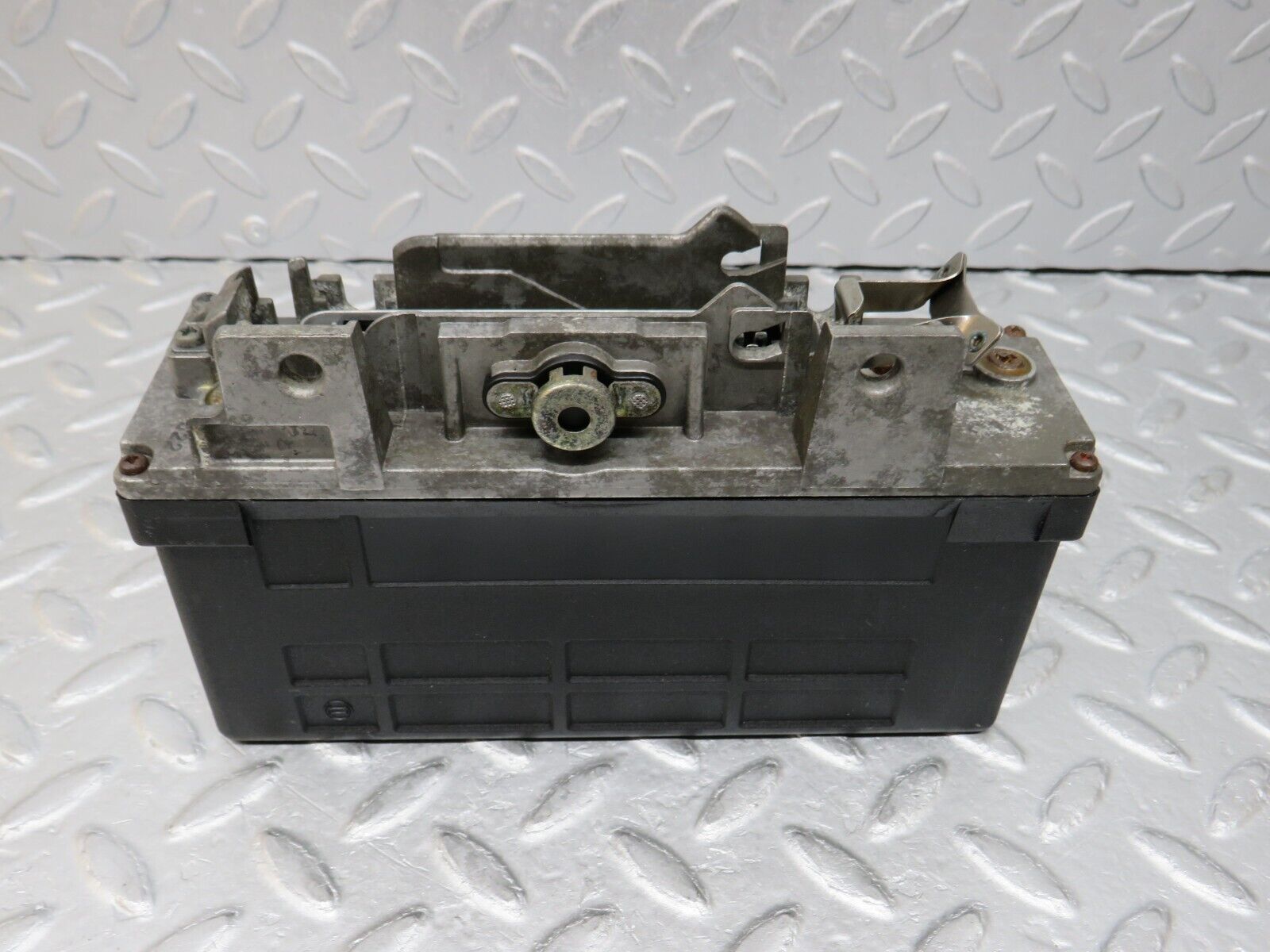 36544 Mercedes-Benz W201 190E 2.0L ABS Control Unit Bosch 0055452132 0265101018