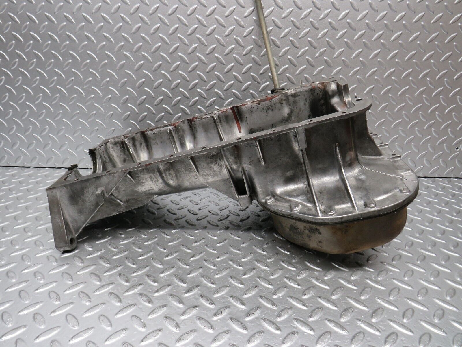 31169 Mercedes-Benz W123 200D Oil Pan Oil Sump 1150141402