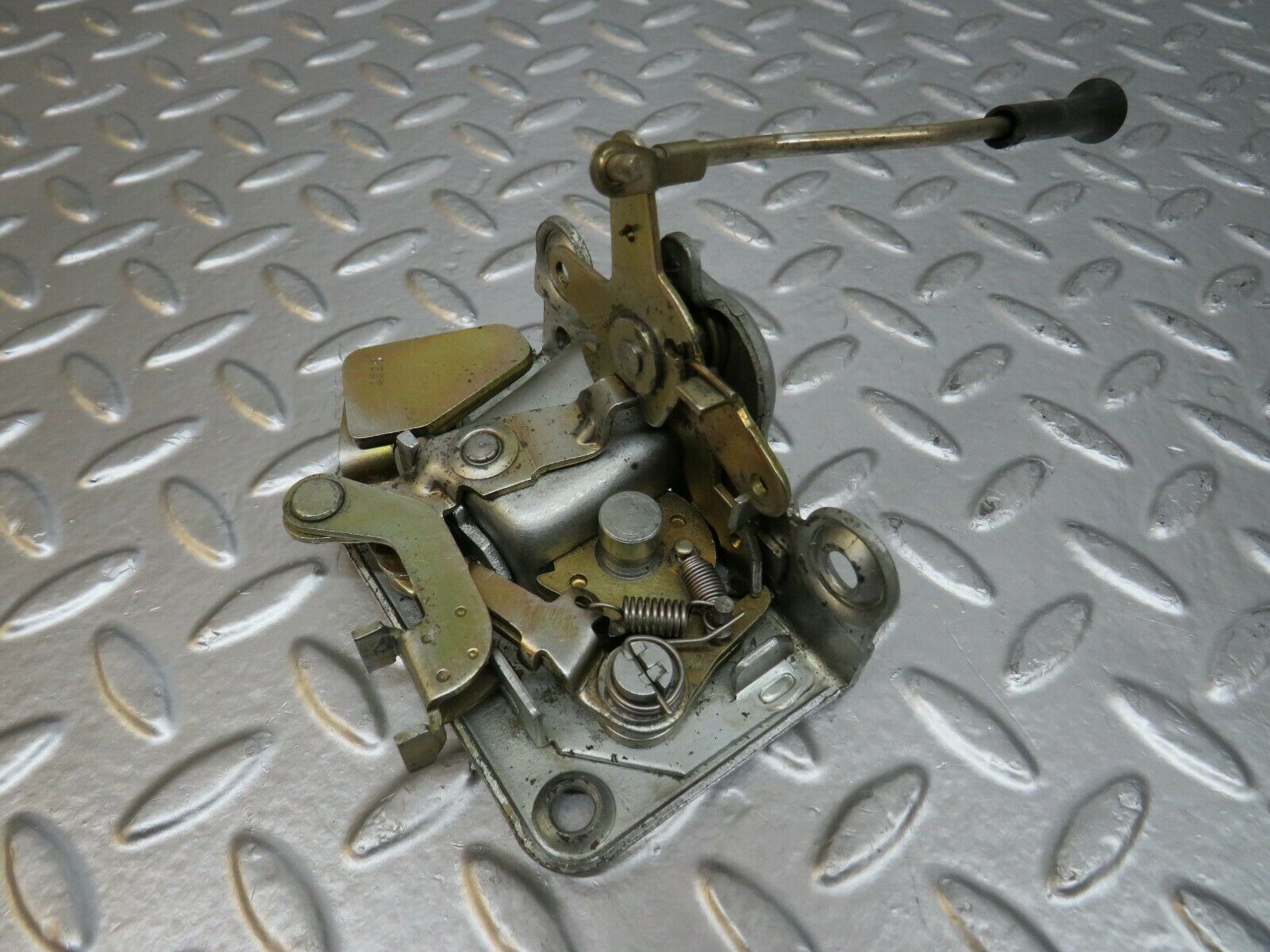 24569 Mercedes-Benz W108 Front Right Door Lock Mechanism