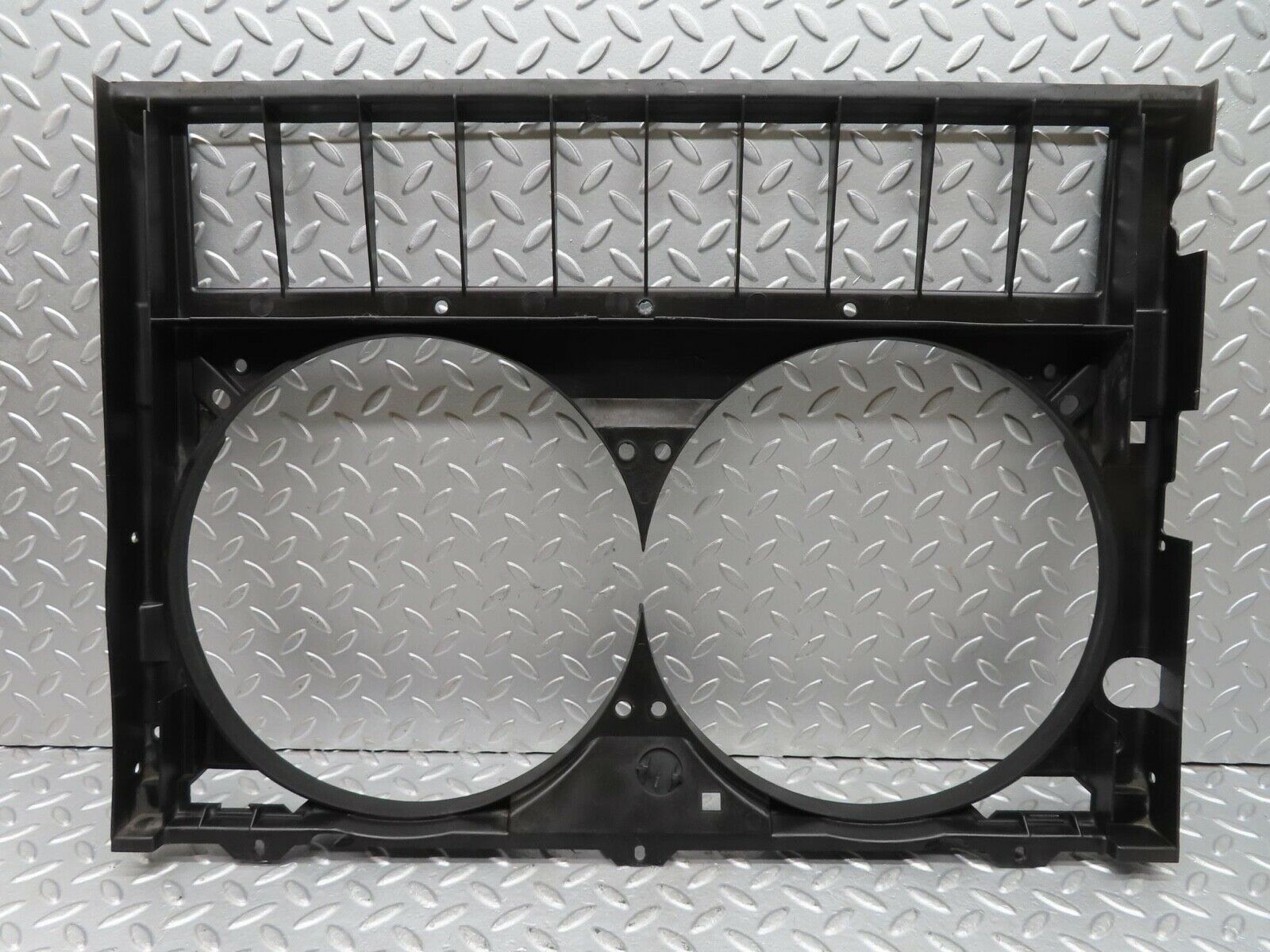 15153 Mercedes-Benz W140 S320 Radiator Fan Frame 1405051755