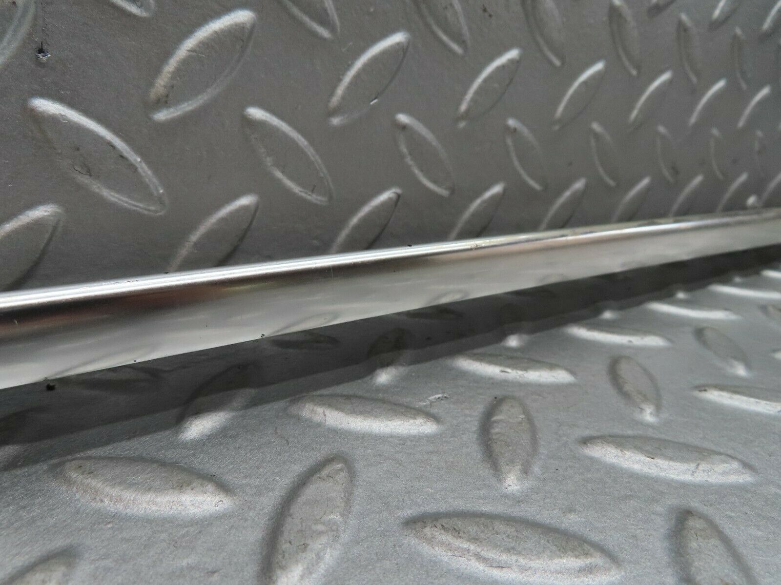 17889 Mercedes-Benz W116 450SEL Roof Chrome Moulding Trim Right Side
