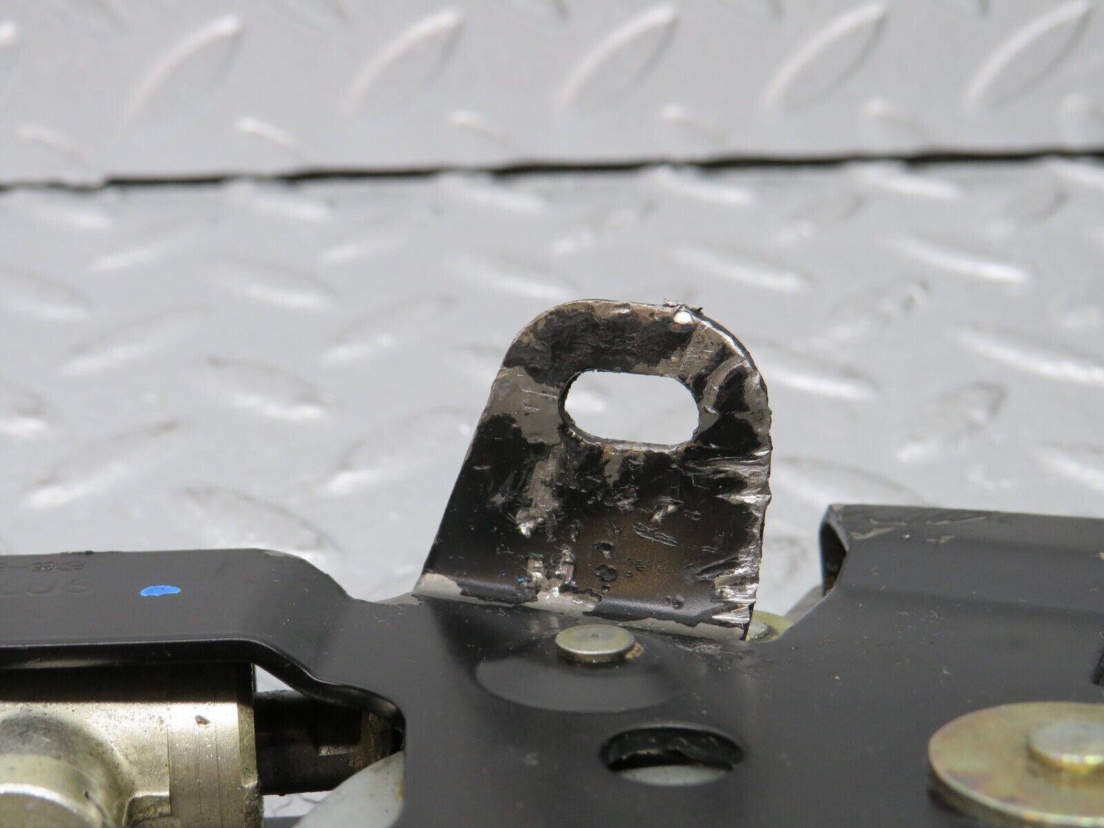 38358 Mercedes-Benz R129 280SL Coupe Rear Left Roof Lock Mechanism 1298001174