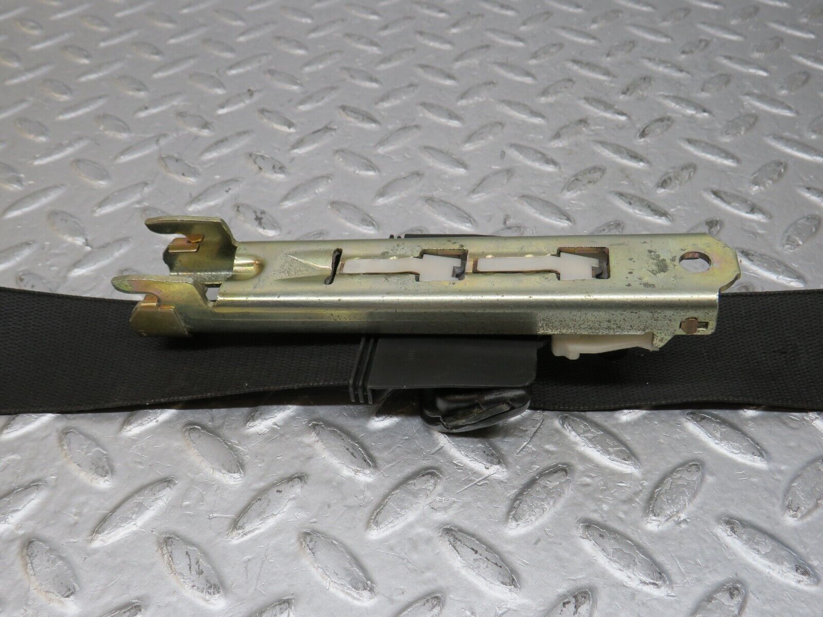 35083 Mercedes-Benz W210 320E Front Right Seat Belt 2108606685