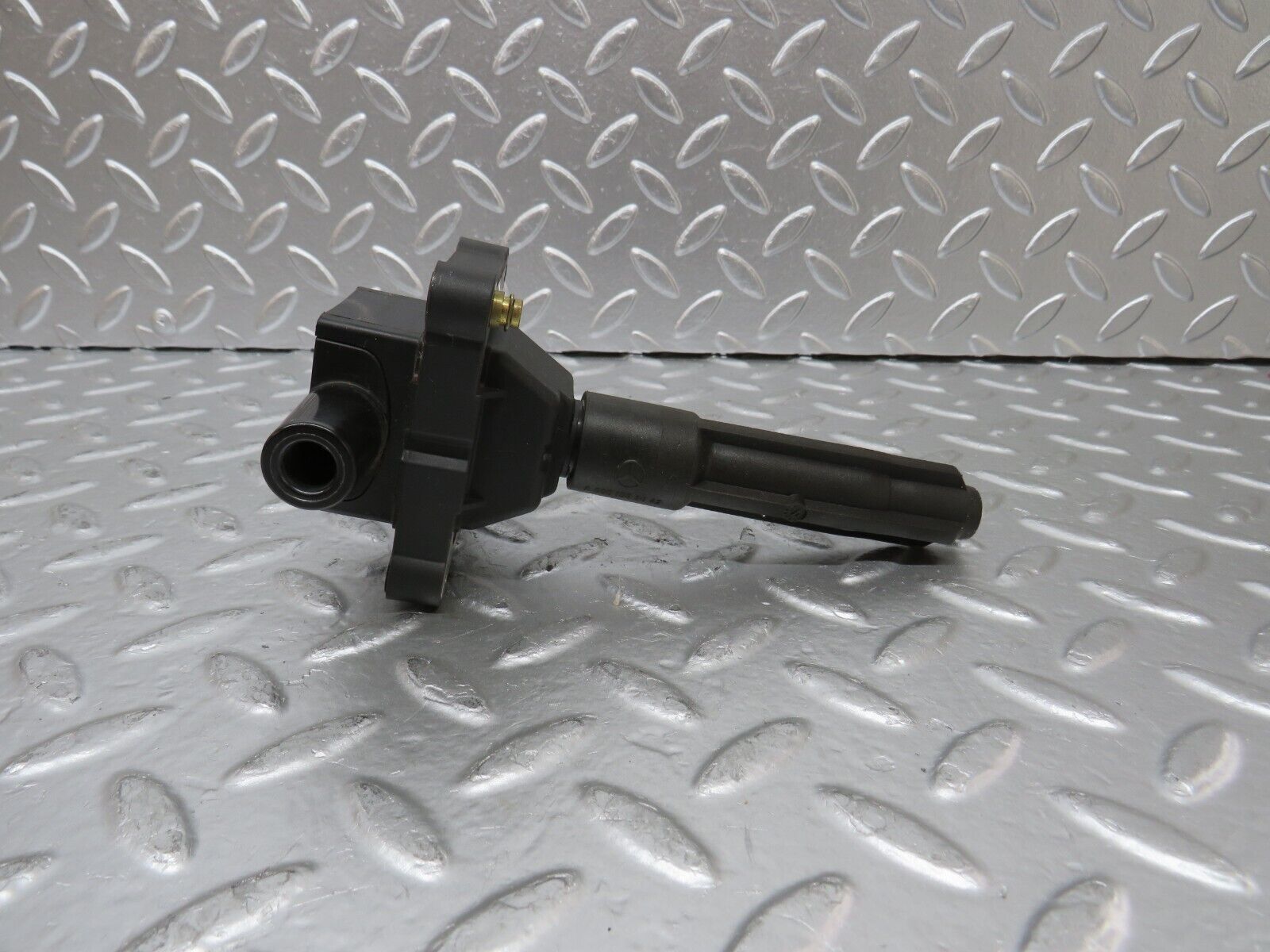 24942 Mercedes-Benz W140 S320 Ignition Coil Bosch 0001587503