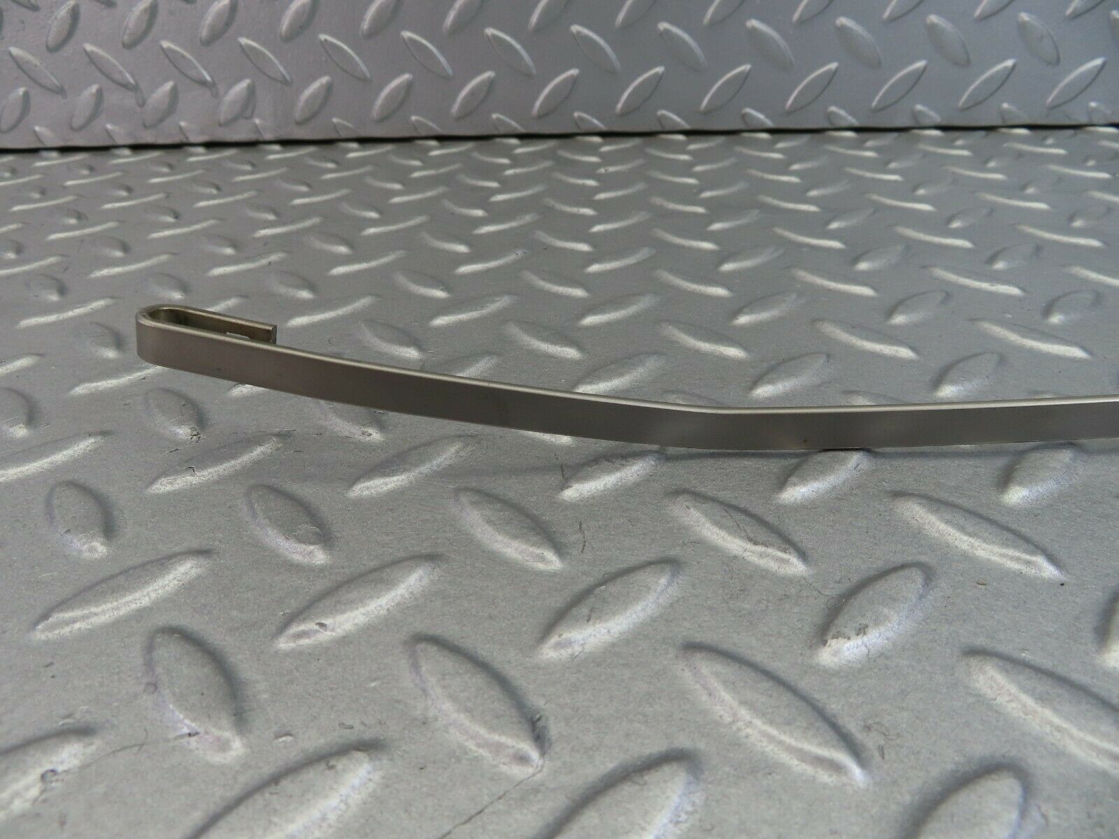 7906 Mercedes-Benz W115 220D Wiper Arm Right Side
