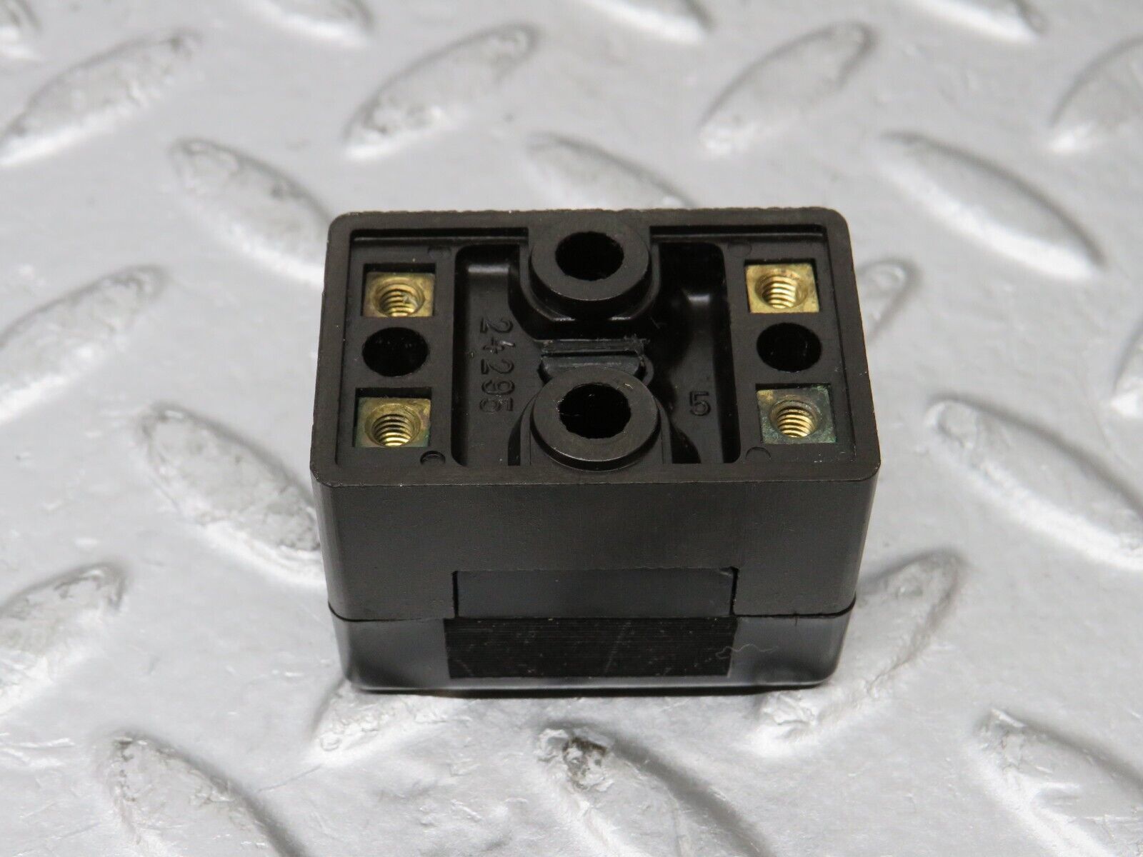 37919 Mercedes-Benz A124 320E Cabriolet Fuse Box Connector