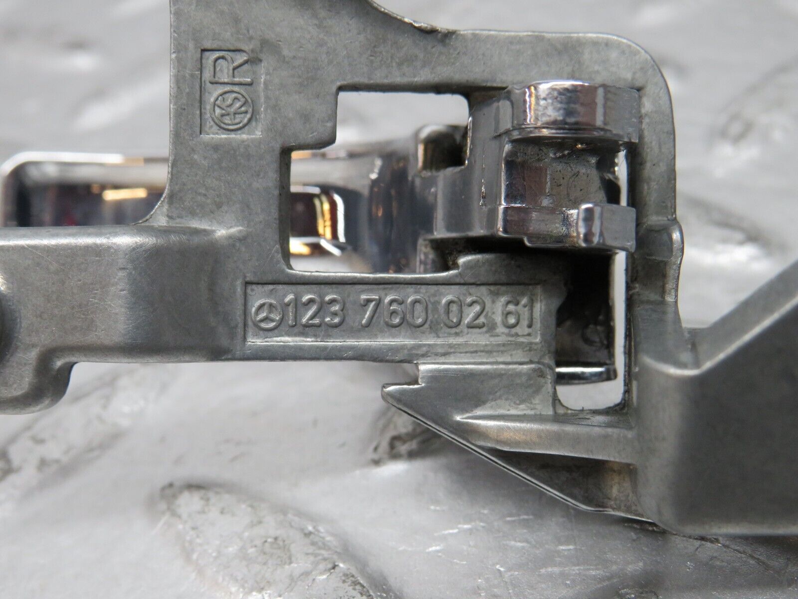 29691 Mercedes-Benz W123 230E Right Door Opener Door Handle 1237600261