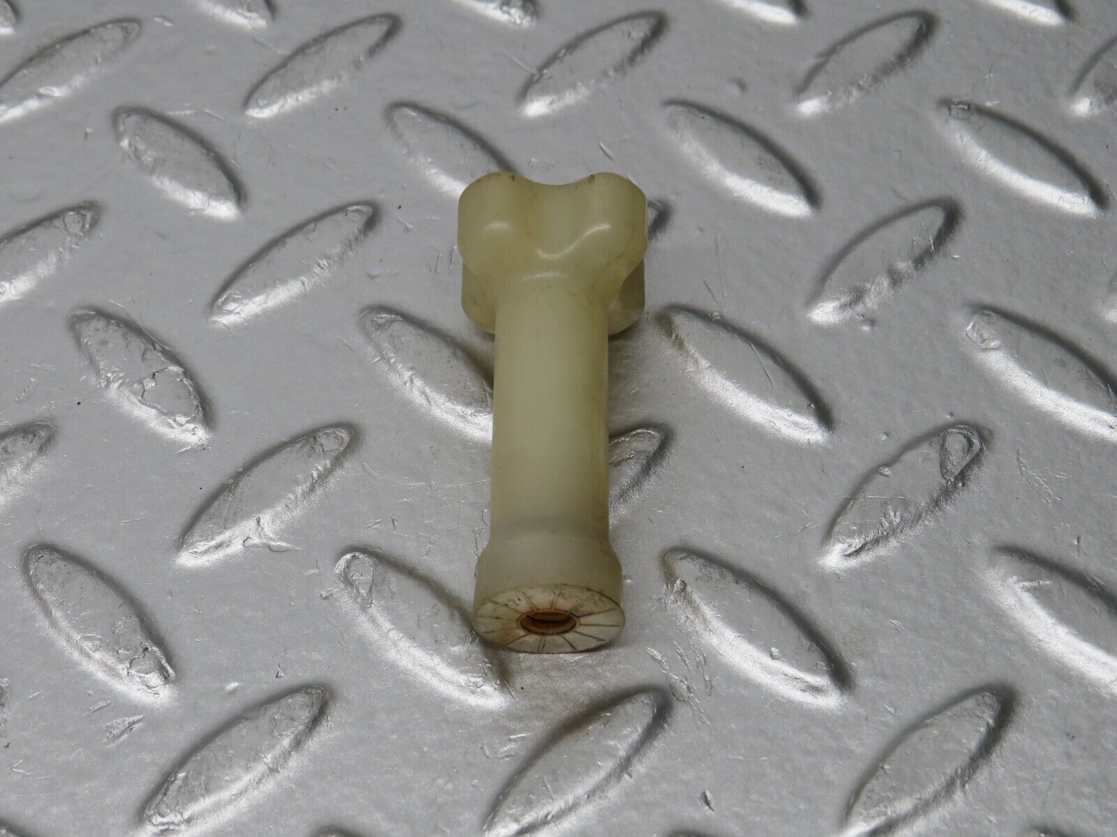 31613 Mercedes-Benz W201 190LE 1.8L Windscreen Washer Reservoir Holder