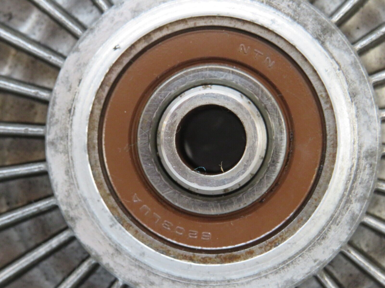 25831 Mercedes-Benz W124 280E Fan Clutch 1032000422