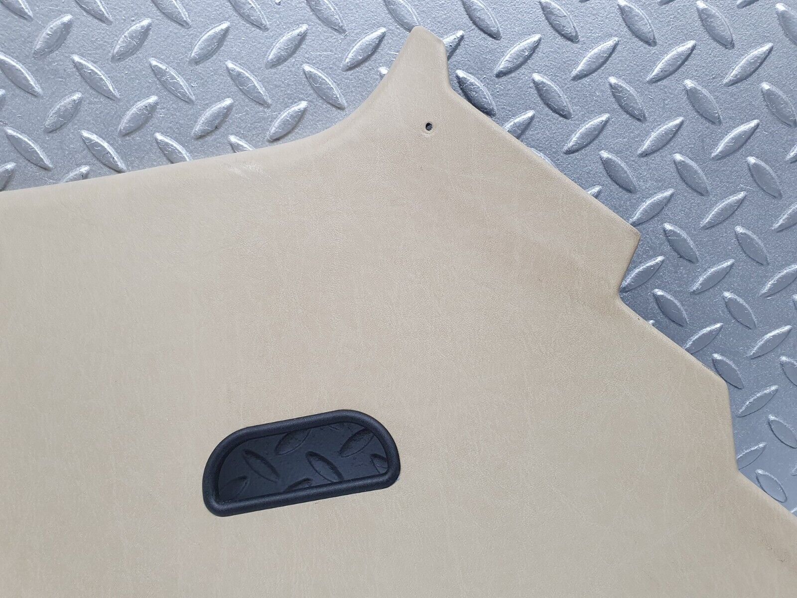 41000 Mercedes-Benz W126 300SE C Pillar Cover Left Side Beige 1266950344