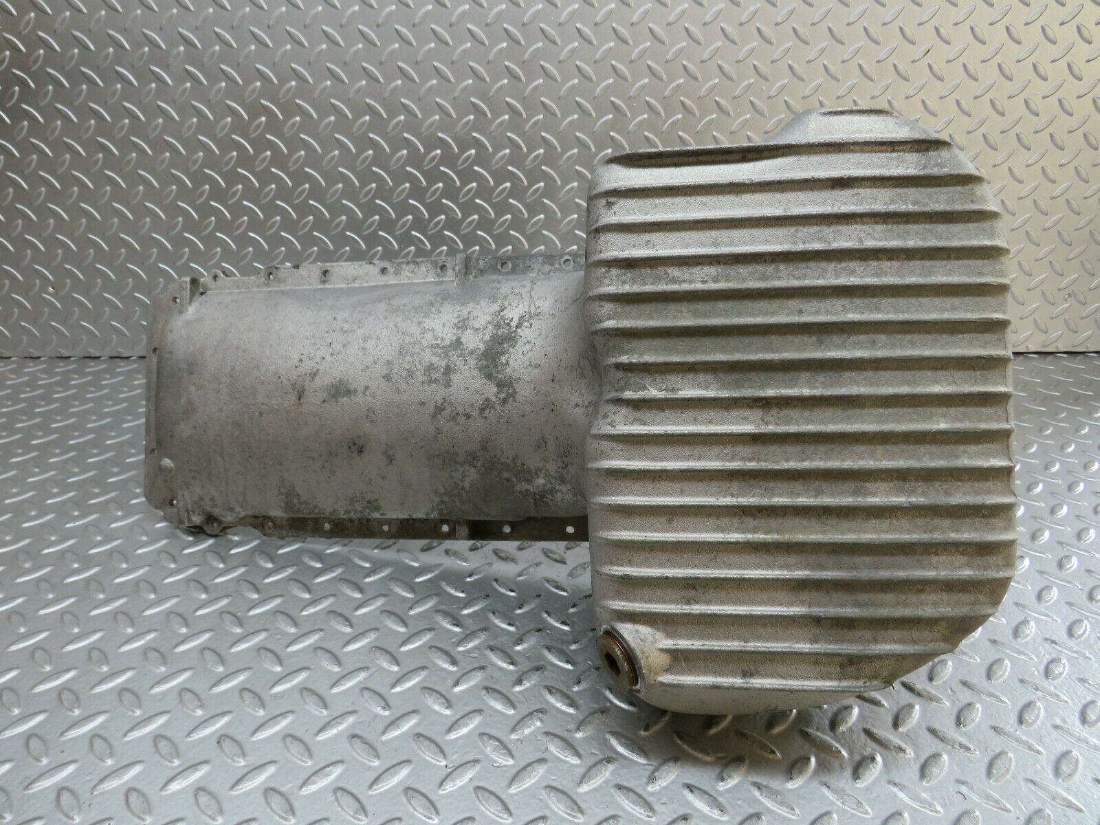 23863 Mercedes-Benz C107 450SLC Coupe Oil Pan Oil Sump 1170100013