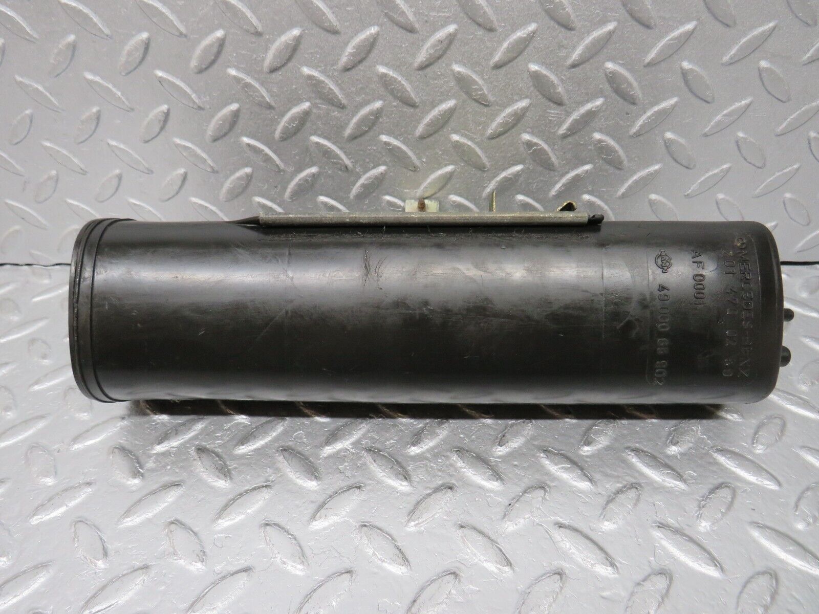 38809 Mercedes-Benz W201 190E 2.6L Fuel Vapor Charcoal Filter 2014700259 4900065902