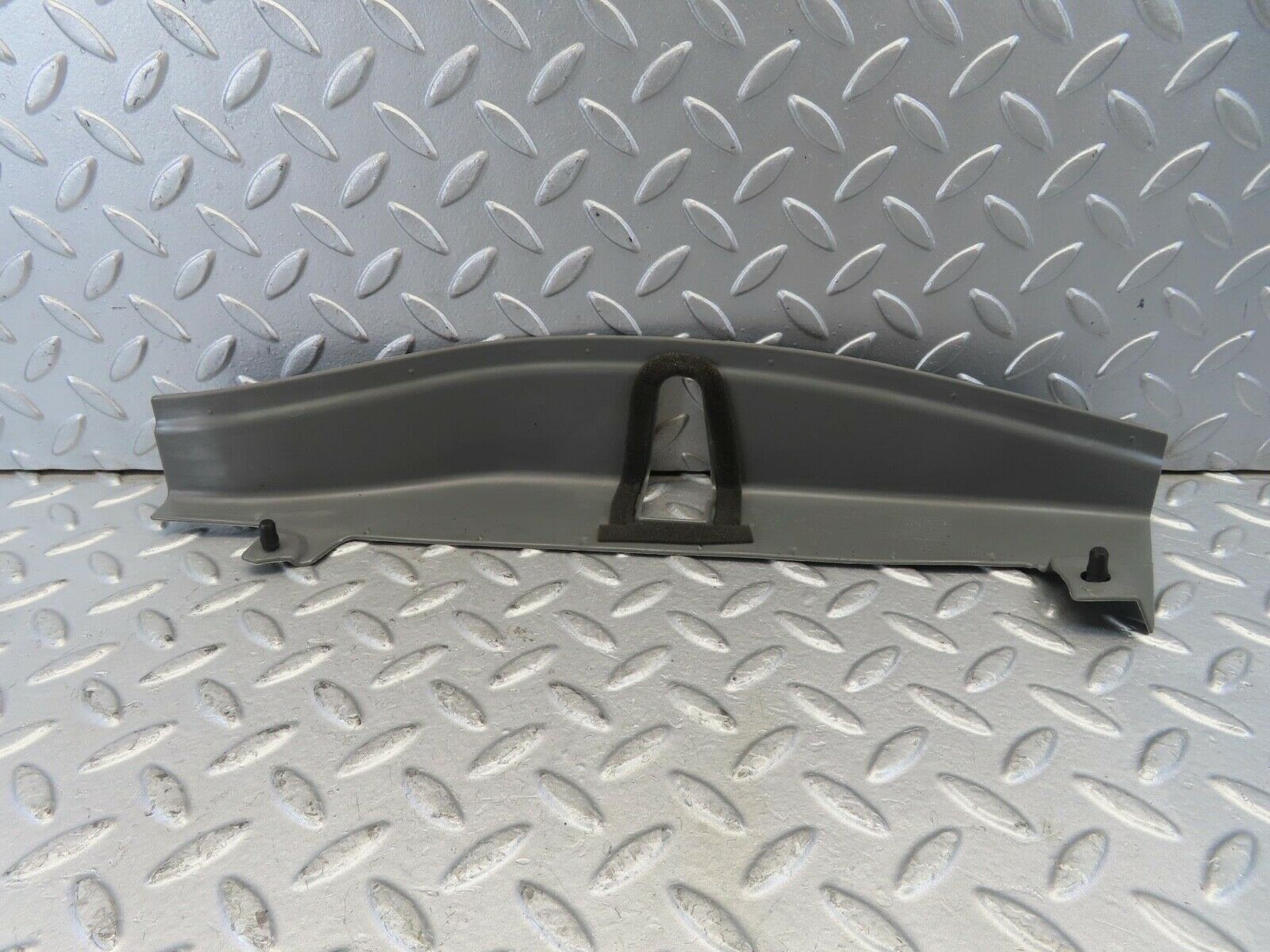 11233 Mercedes-Benz W221 S320 Front Right Door Lock Cover 2217280256