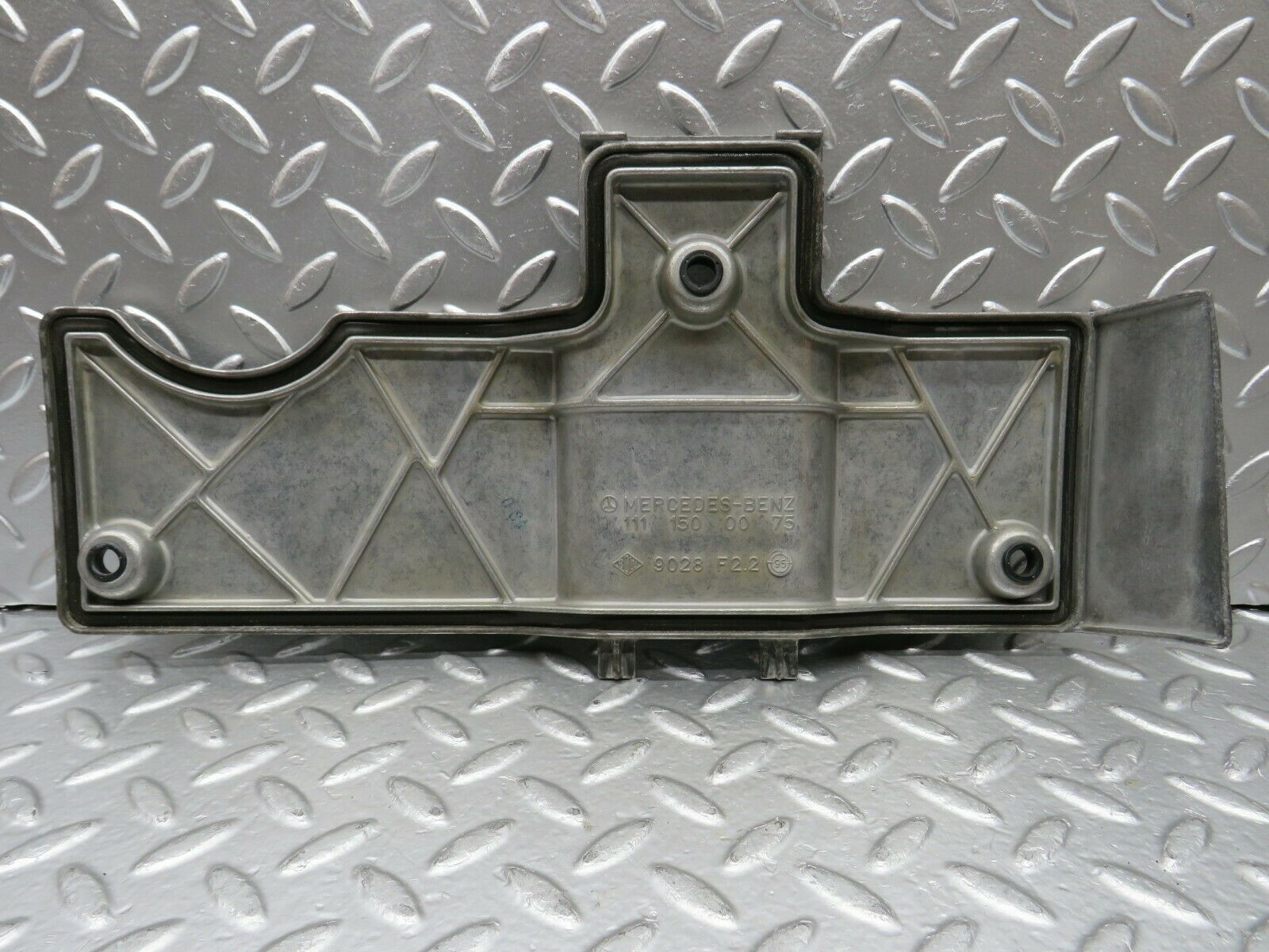 22517 Mercedes-Benz C124 E220 Coupe Ignition Cable Cover 1111500075