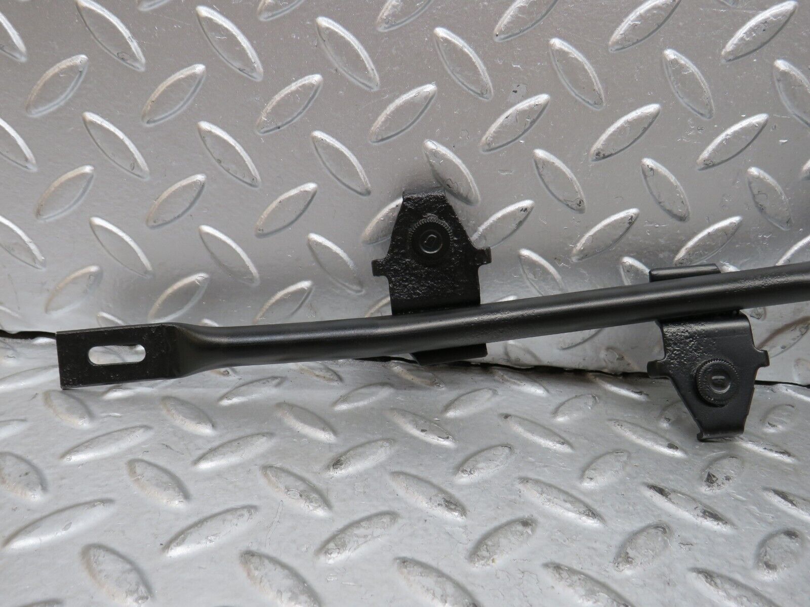 29129 Mercedes-Benz C124 320CE Coupe Horn Bracket