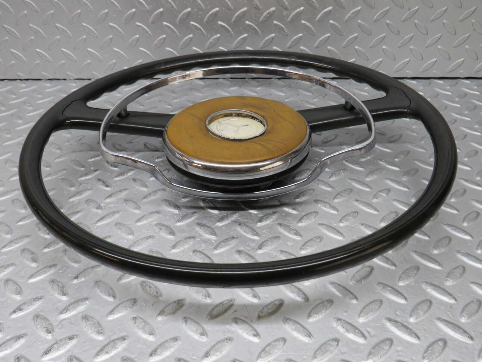 35679 Mercedes-Benz W108 Steering Wheel