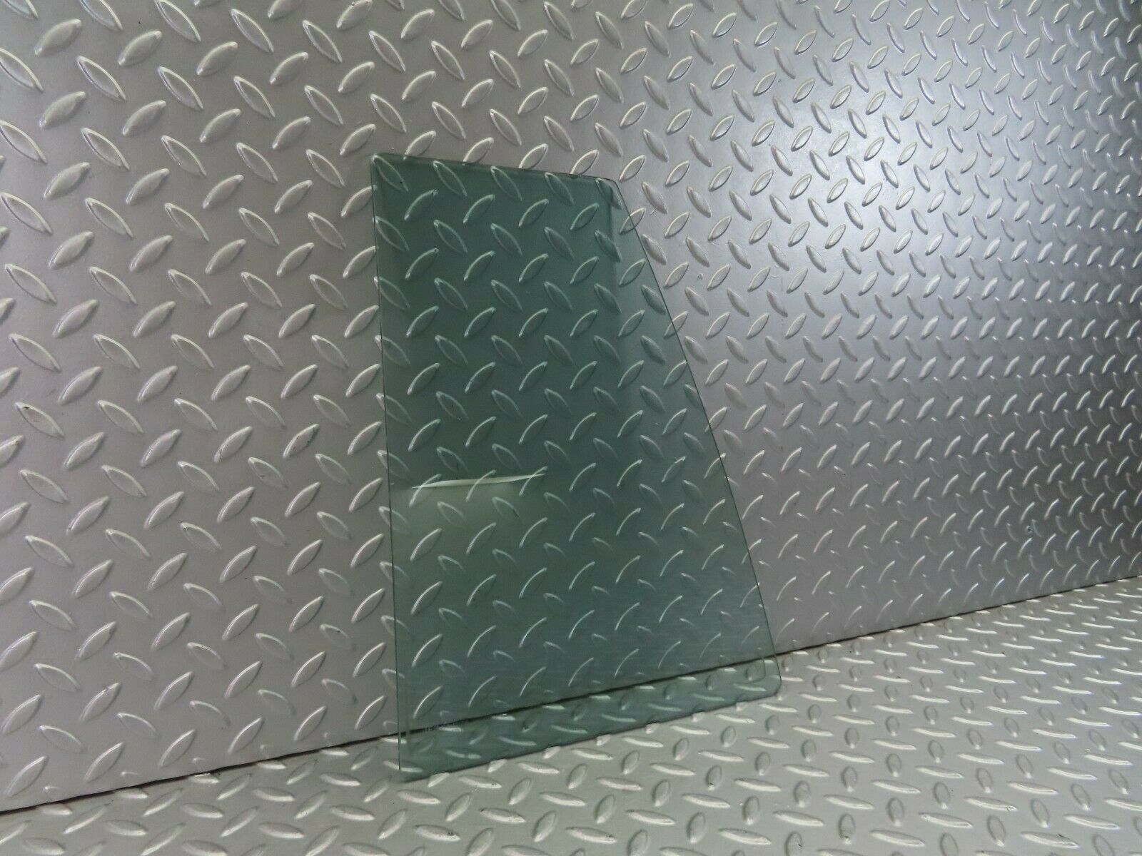 7630 Mercedes-Benz S123 230TE Wagon Rear Left Quarter Window Glass