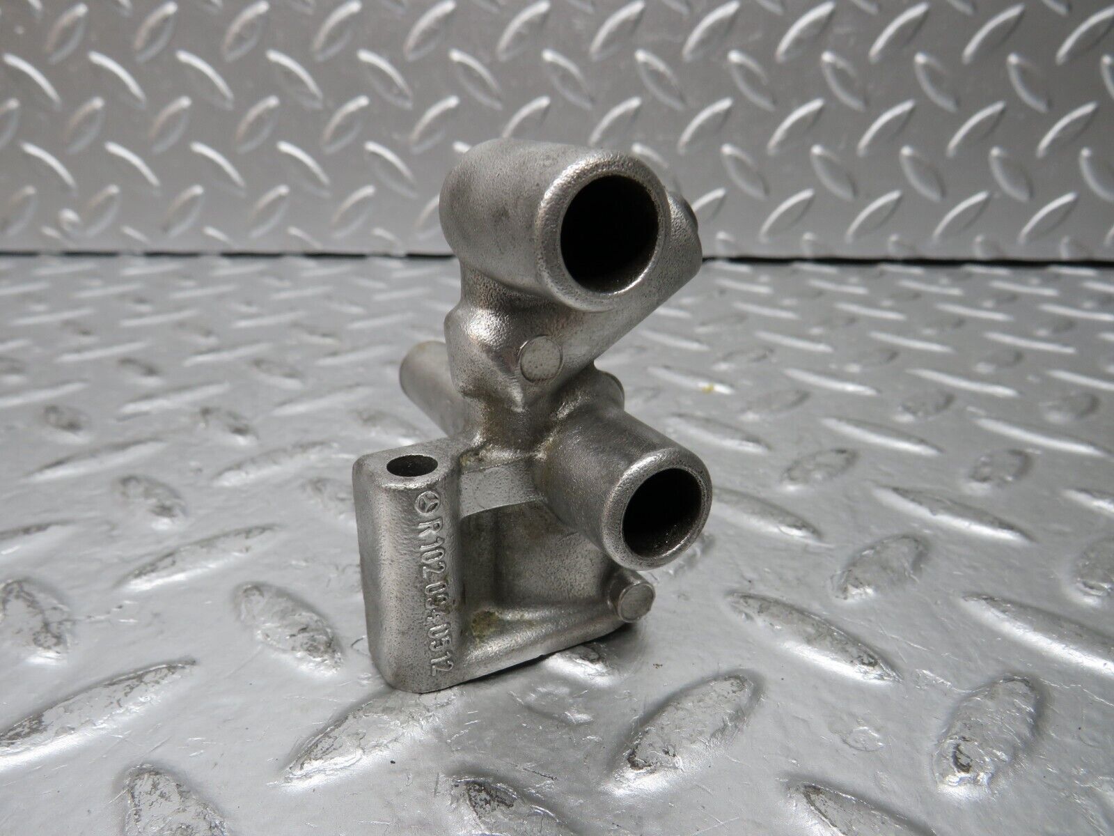 29865 Mercedes-Benz W123 230E Idle Control Valve 1020940512