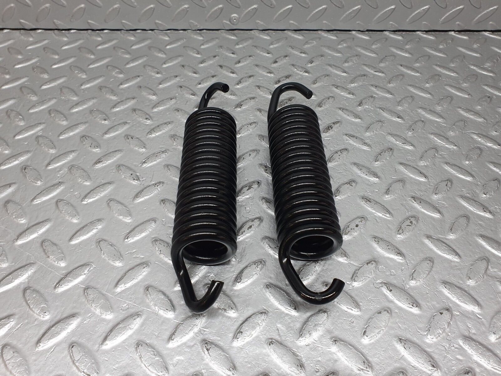 41165 Mercedes-Benz W126 300SE Bonnet Hinge Spring