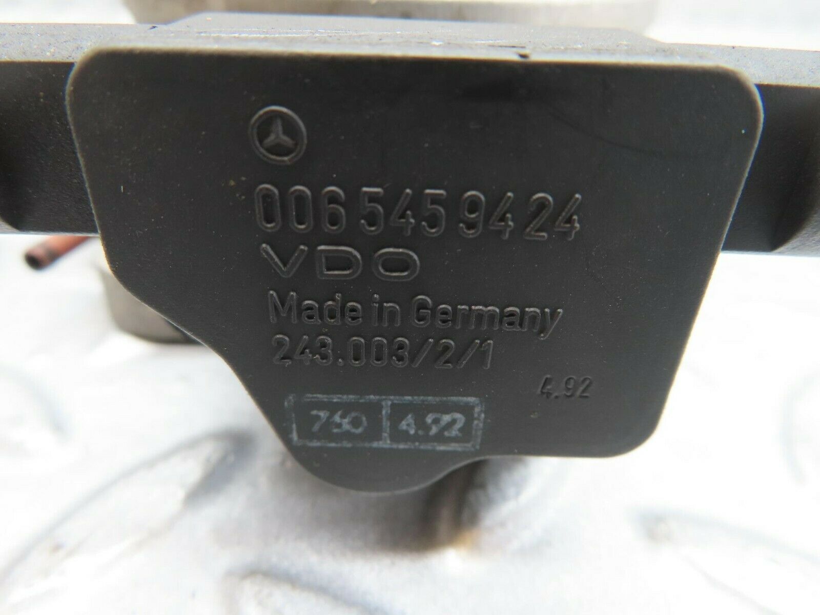 12177 Mercedes-Benz R129 300SL Coupe Throttle Body Valve 0065459424/0021402253