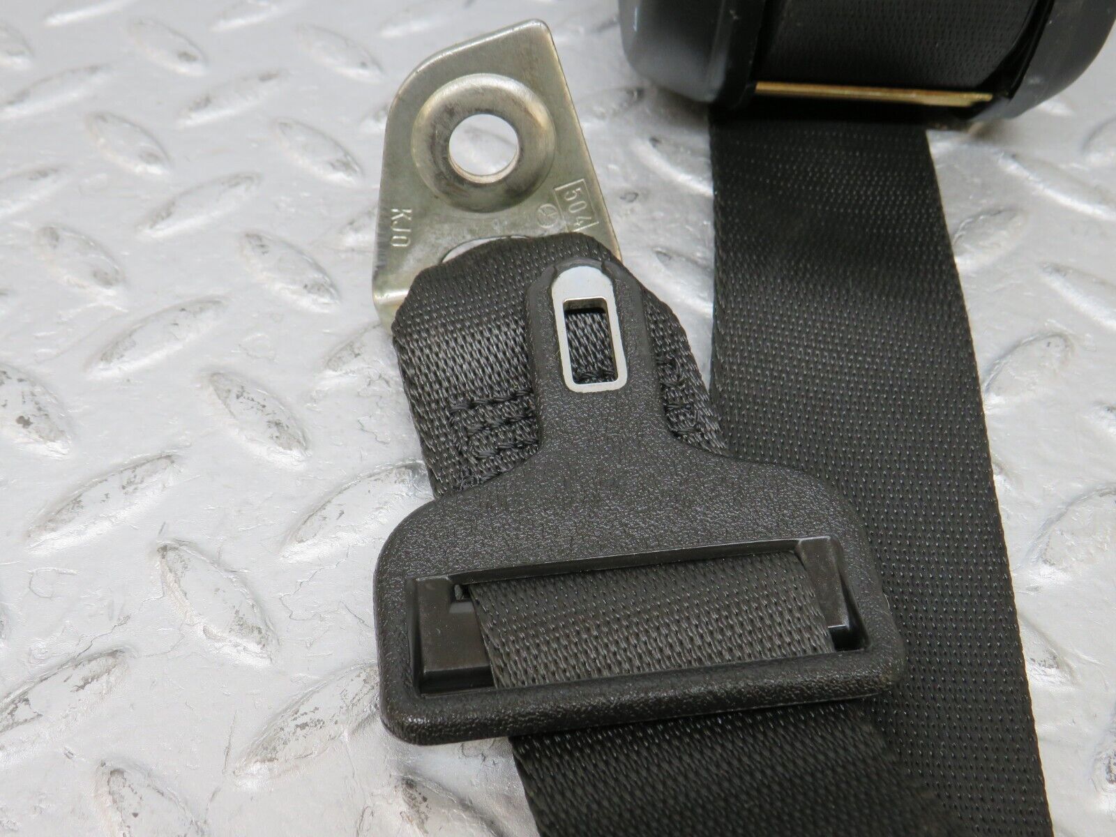 36758 Mercedes-Benz W201 190E 2.0L Rear Seat Belt & Buckle 1268601886 2018605685 2018606069