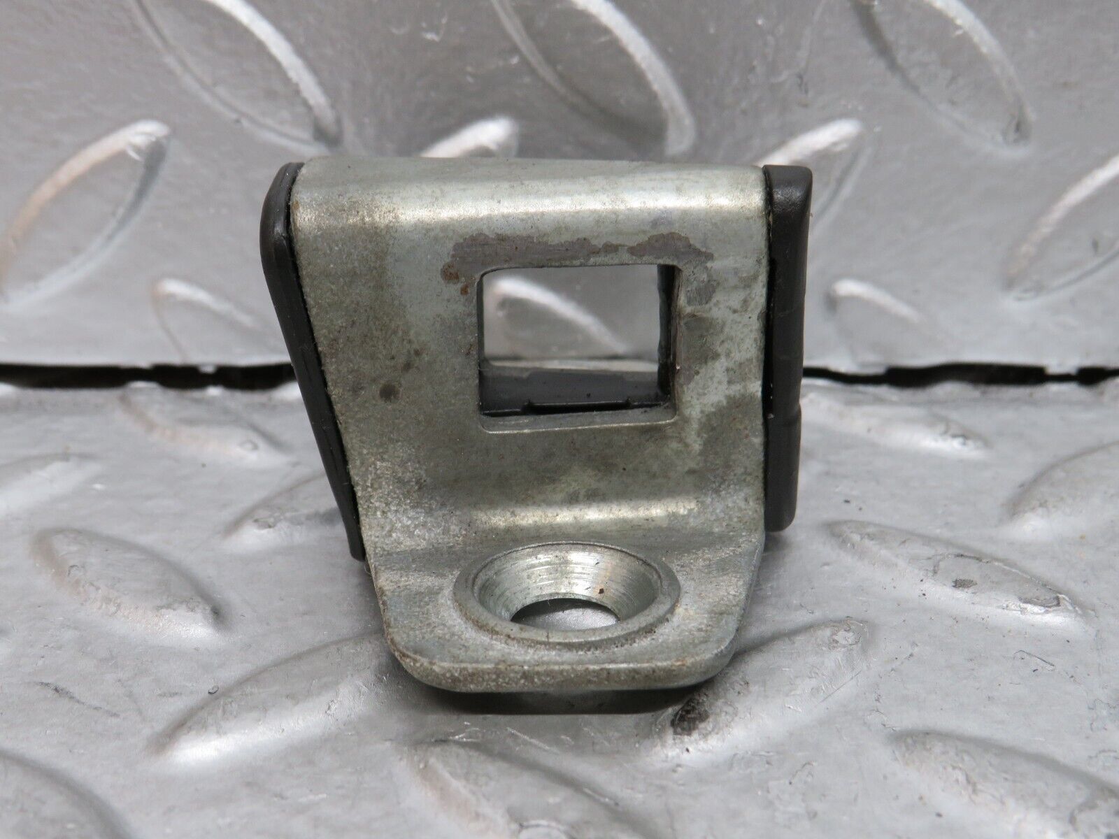 29123 Mercedes-Benz C124 320CE Coupe Door Lock Latch