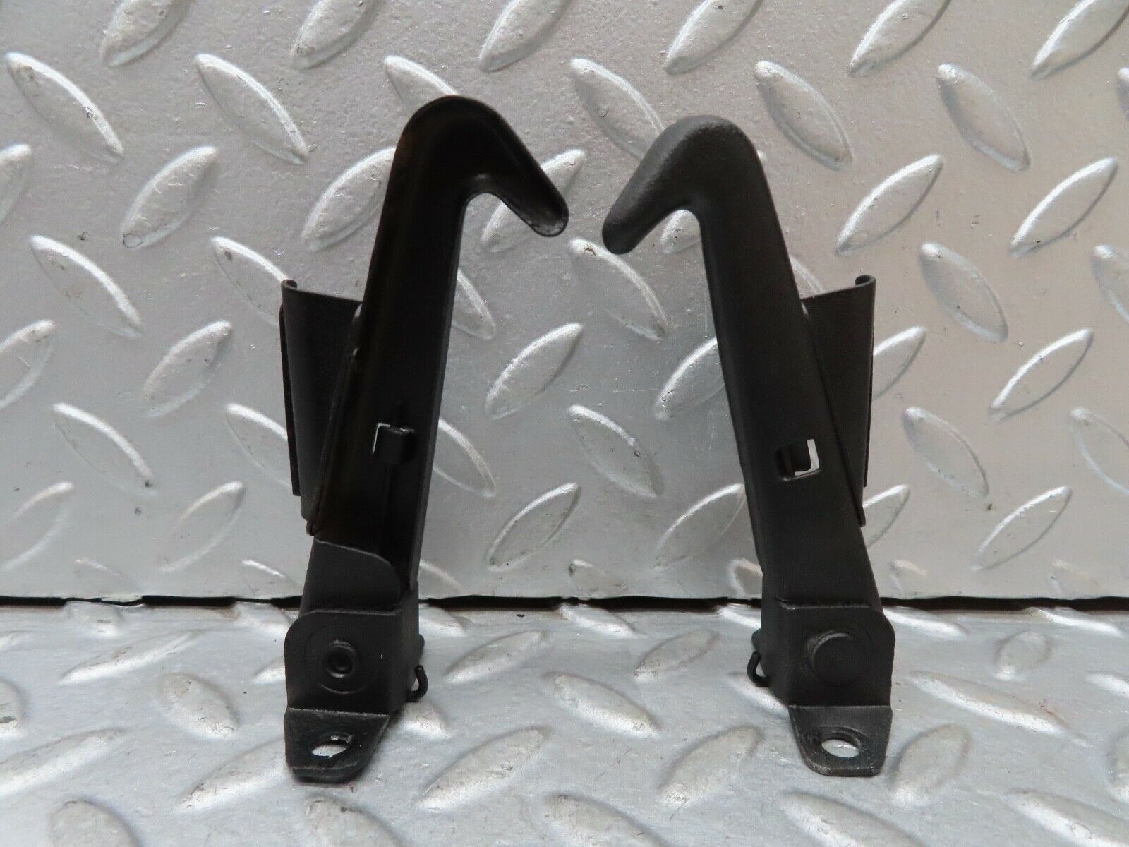 17831 Mercedes-Benz W116 450SEL Bonnet Safety Latch