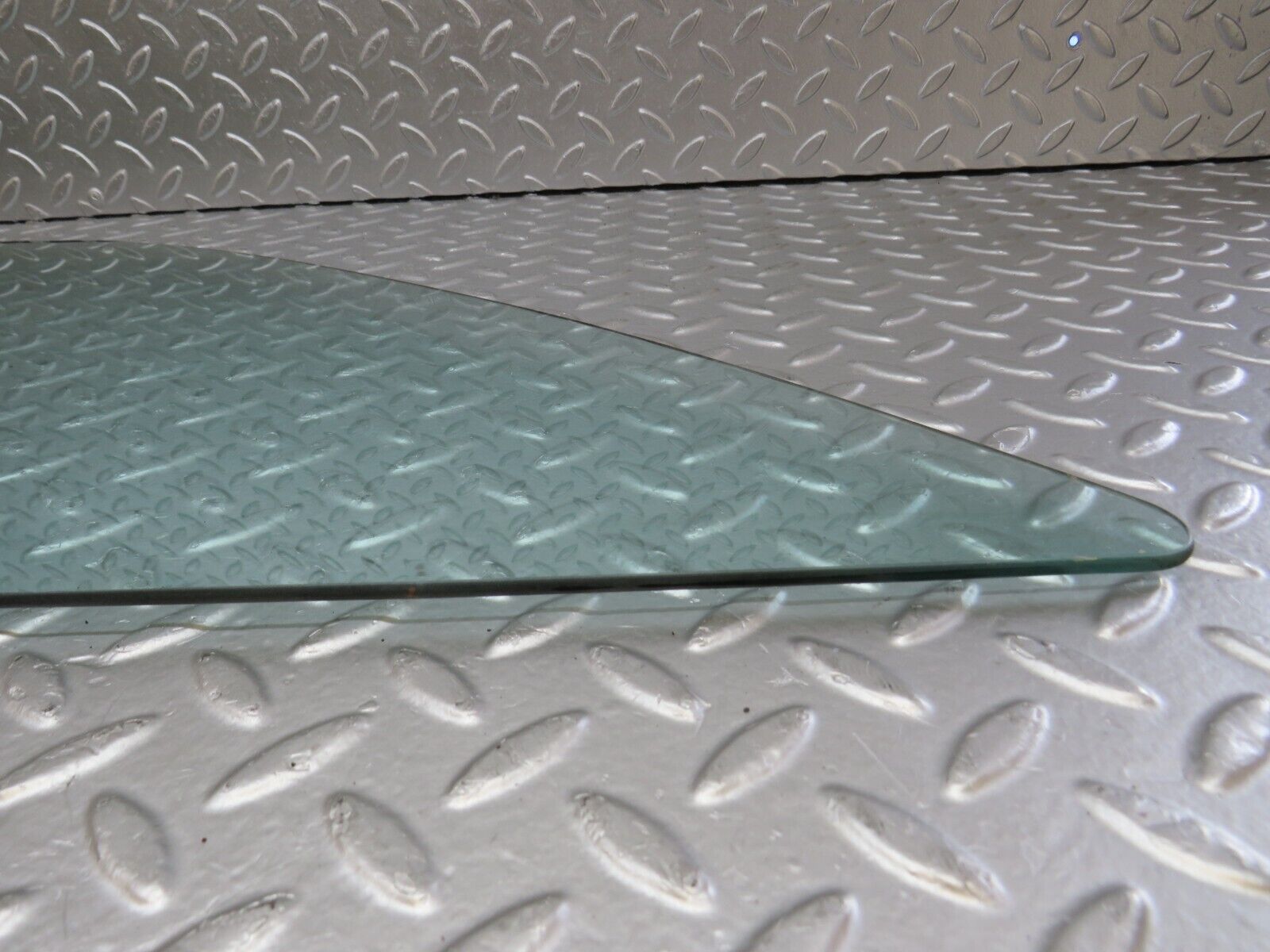 34413 Mercedes-Benz C126 380SEC Coupe Rear Left Window Glass