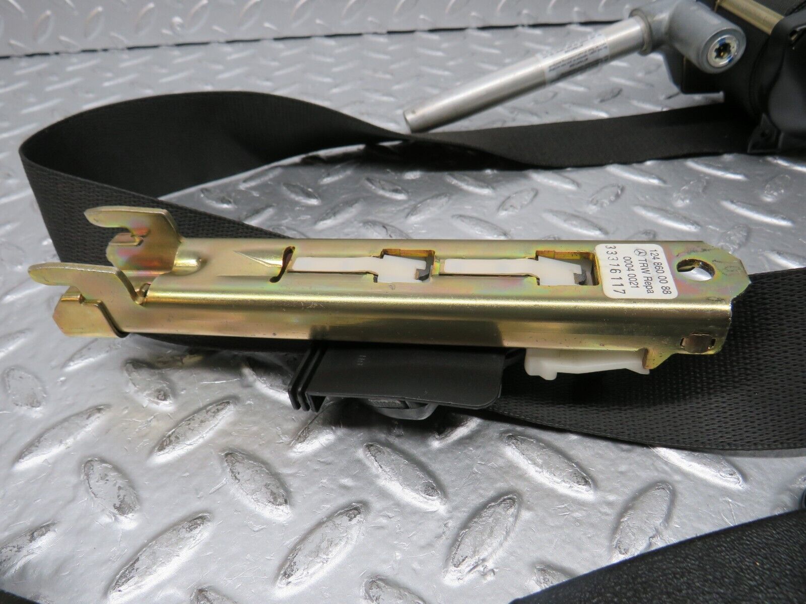 30559 Mercedes-Benz W124 230E Front Left Seat Belt With Buckle 1248600586